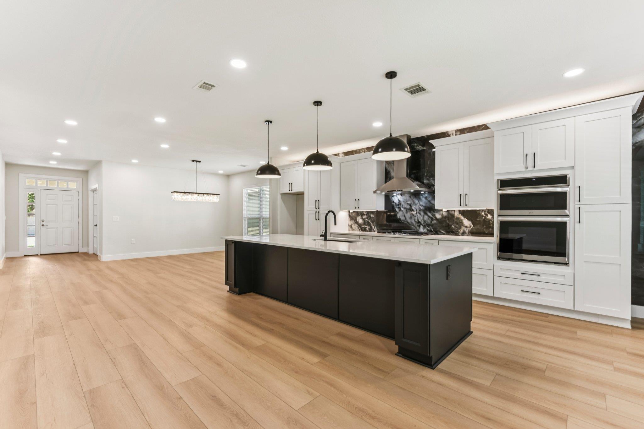 206 Armstrong Dr, Georgetown, TX 78633