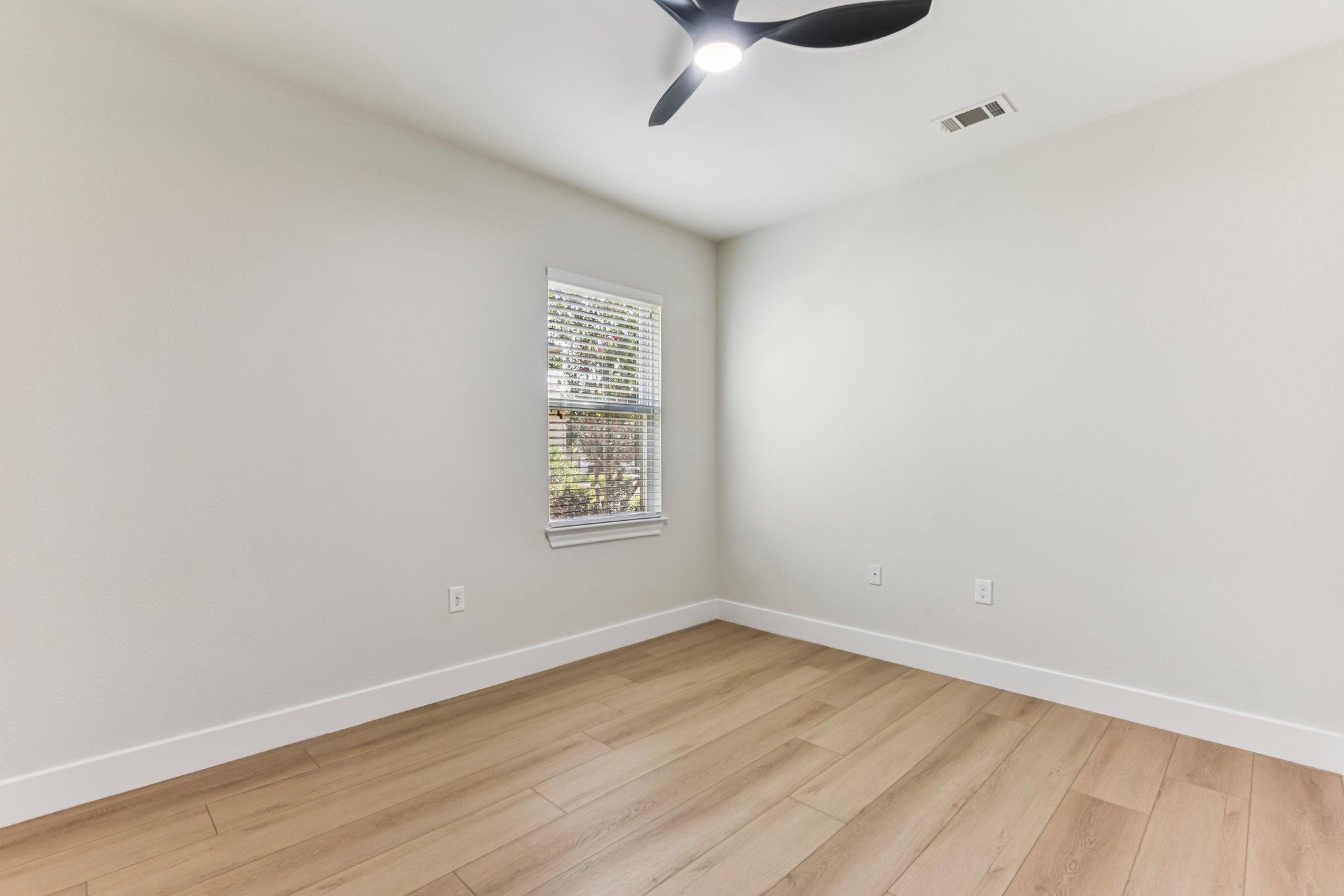 206 Armstrong Dr, Georgetown, TX 78633