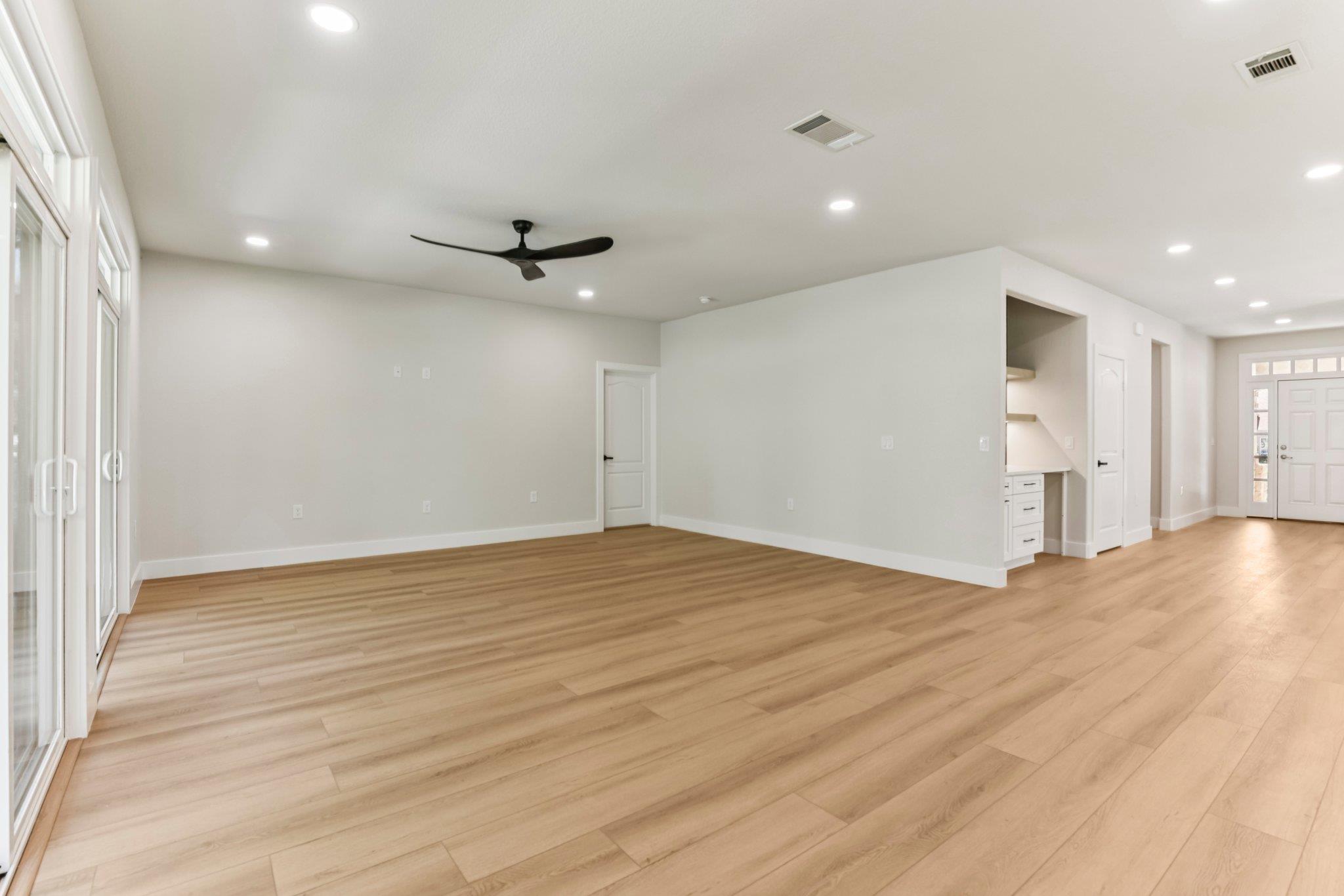 206 Armstrong Dr, Georgetown, TX 78633