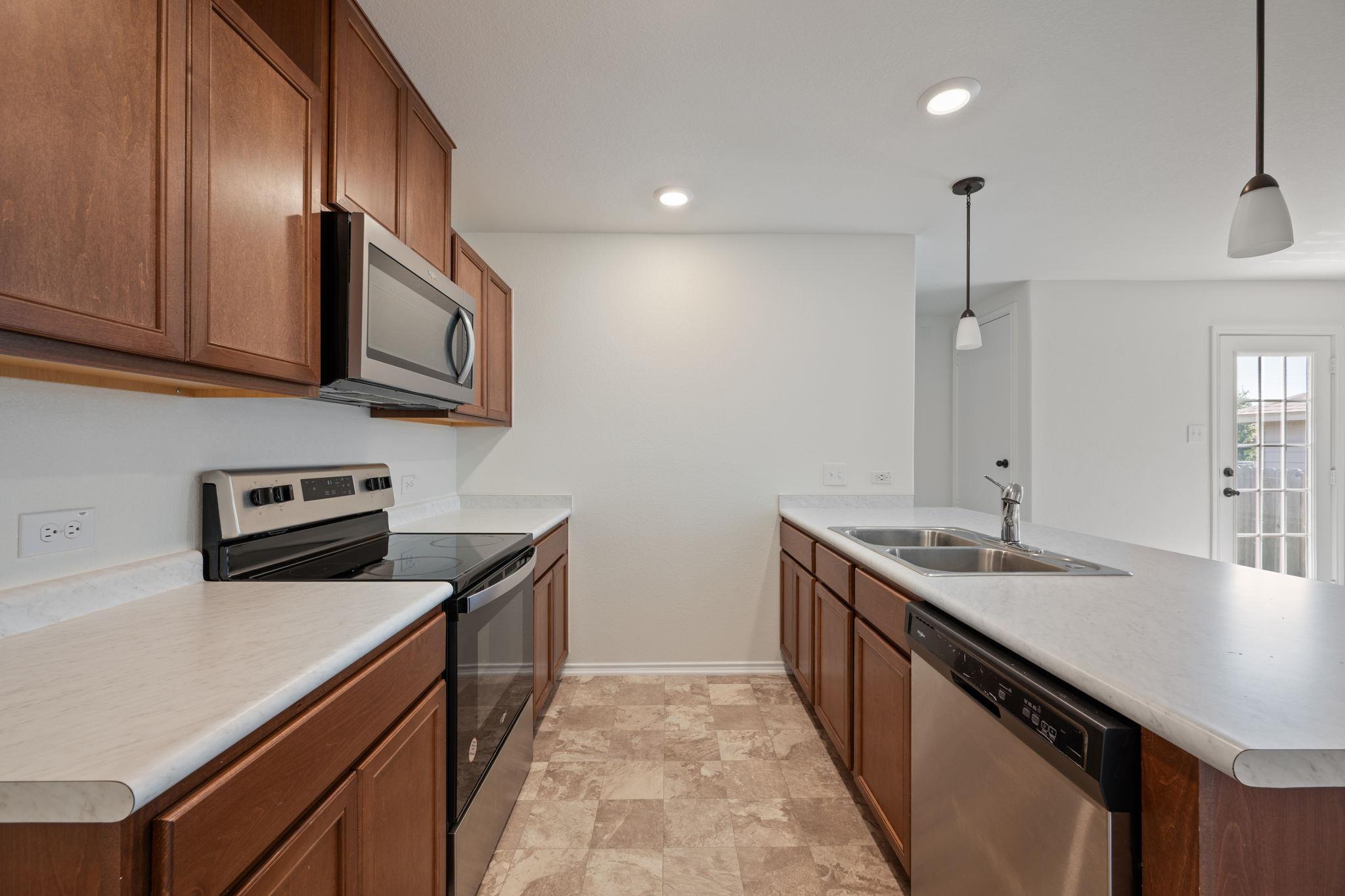 117 Robert Hightower Cv, Jarrell, TX 76537