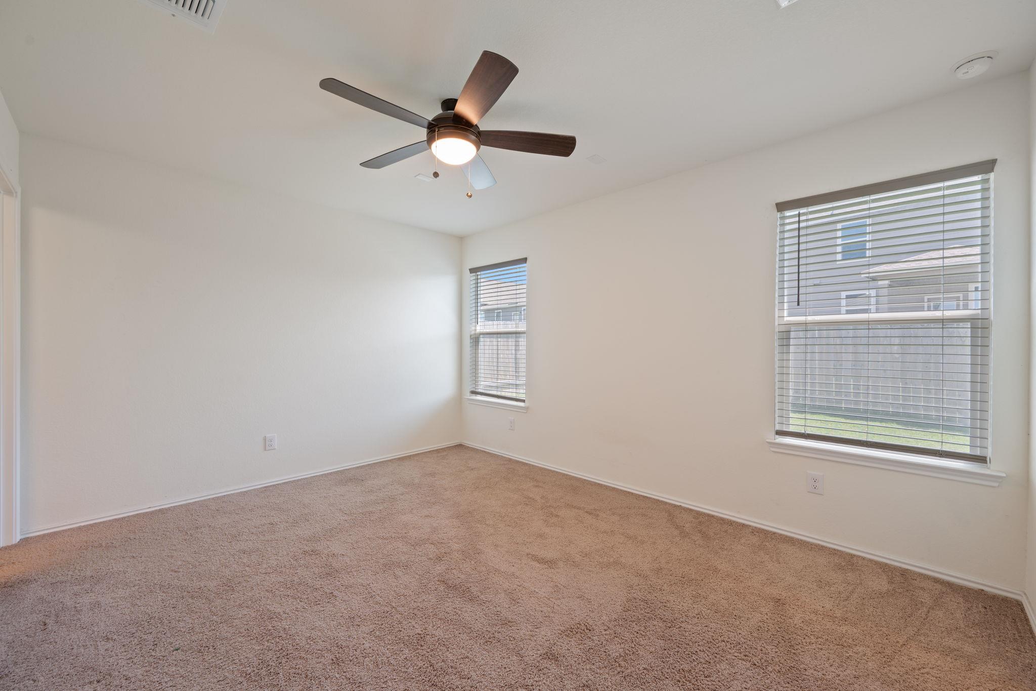 117 Robert Hightower Cv, Jarrell, TX 76537