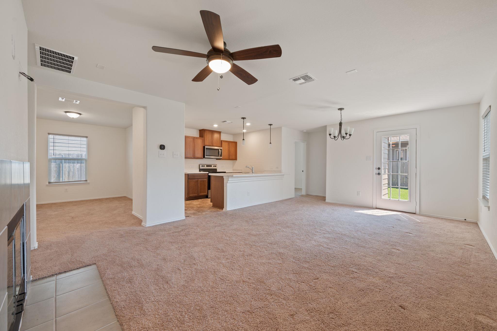 117 Robert Hightower Cv, Jarrell, TX 76537