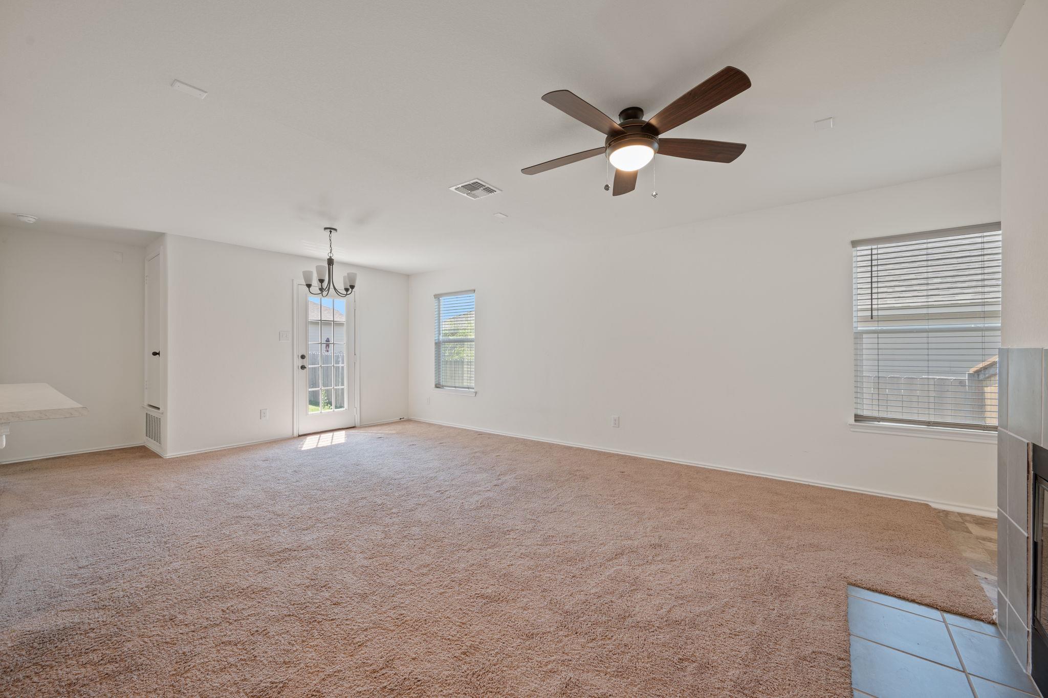 117 Robert Hightower Cv, Jarrell, TX 76537