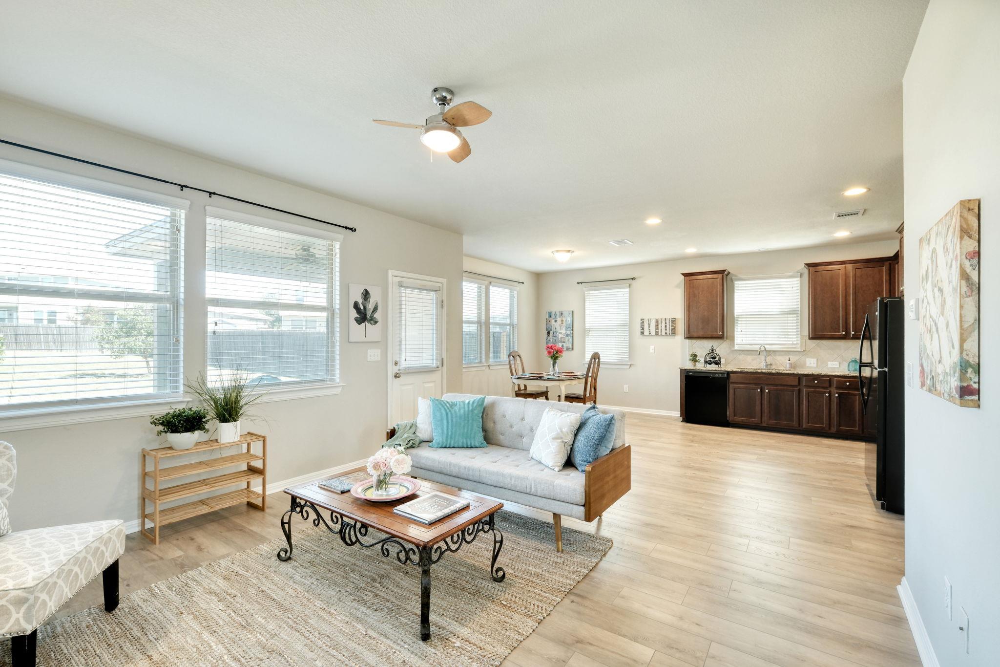 243 Twisted Oaks Ln, Buda, TX 78610