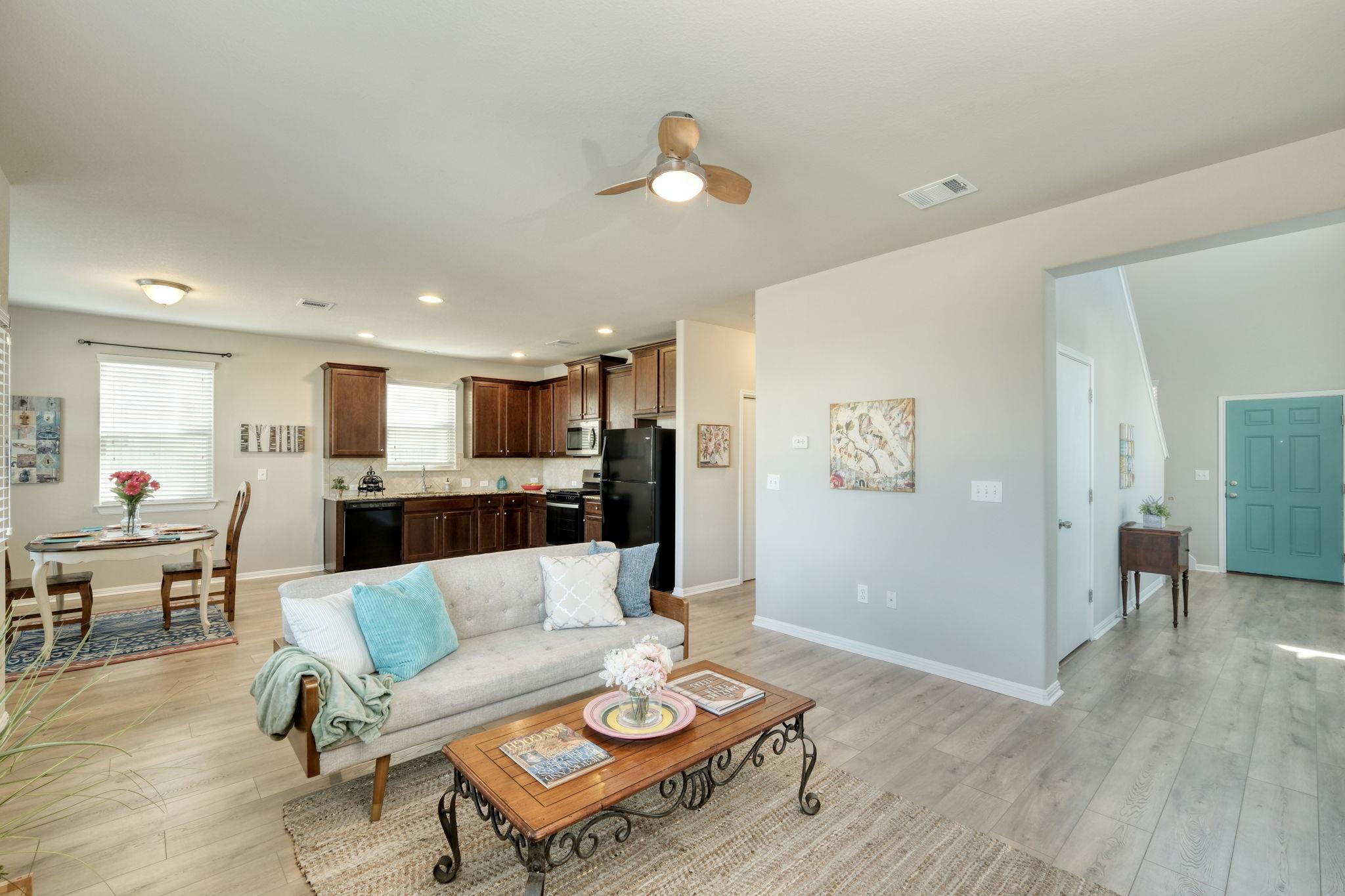 243 Twisted Oaks Ln, Buda, TX 78610