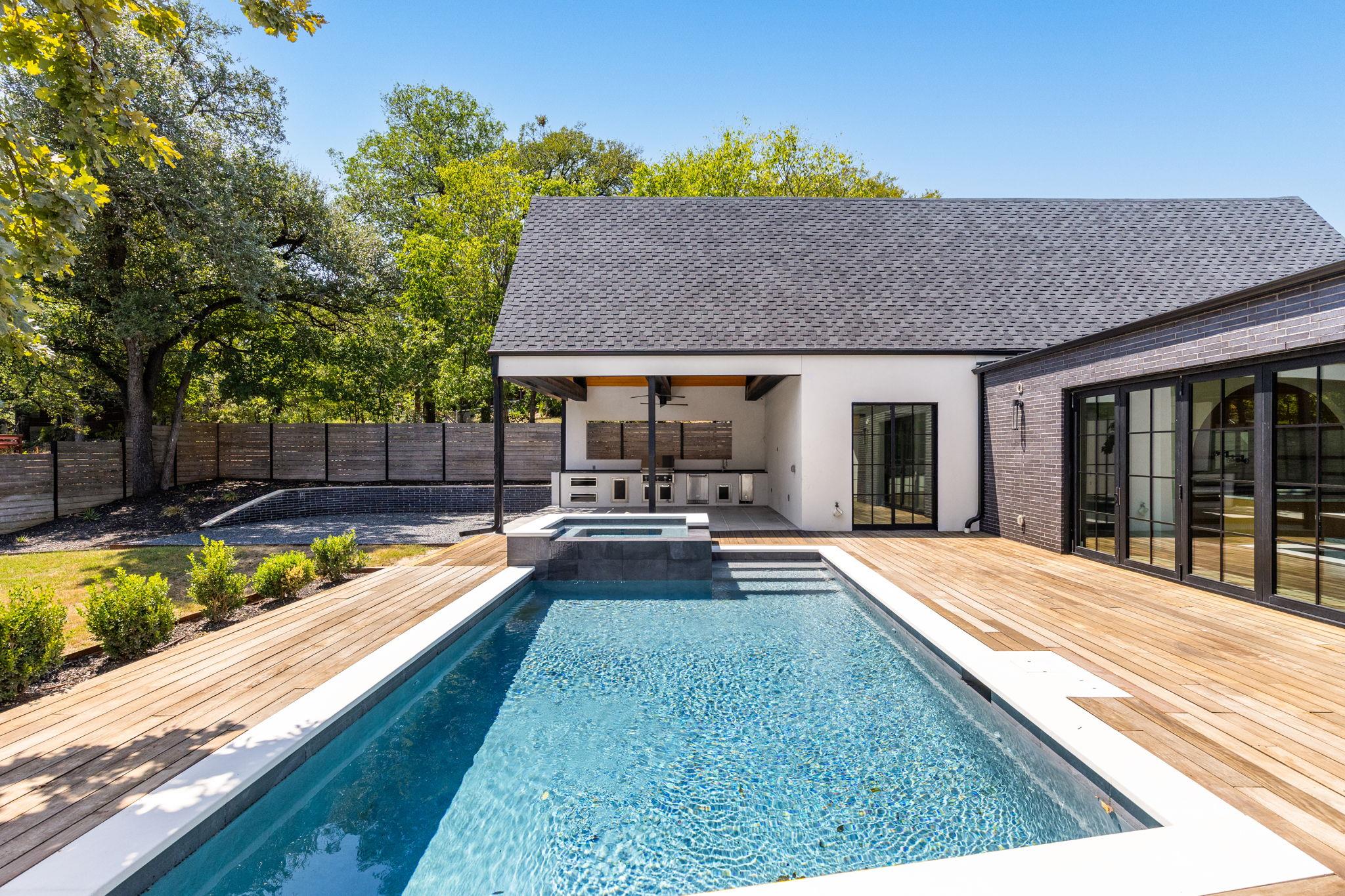 2905 Oak Park Dr, Austin, TX 78704