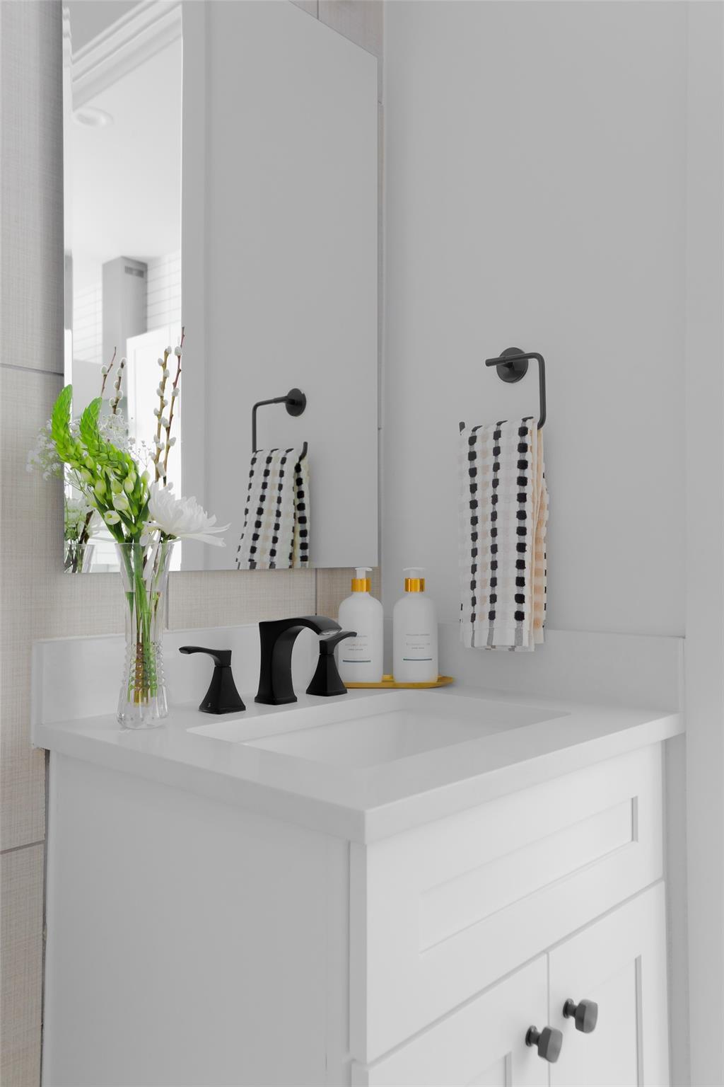 2809 S 5TH St # 4, Austin, TX 78704