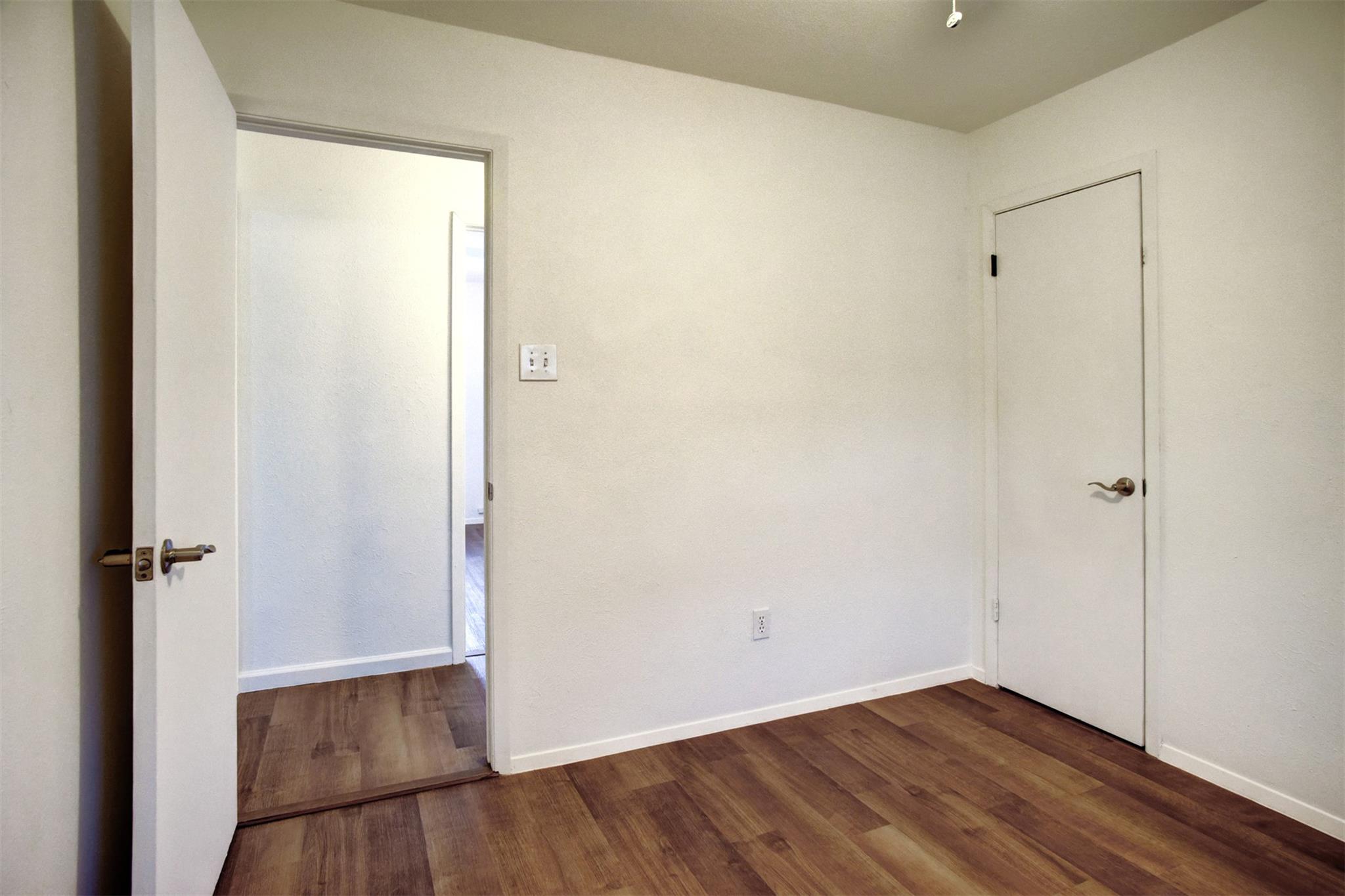 1037 Wilkes Cir, Smithville, TX 78957