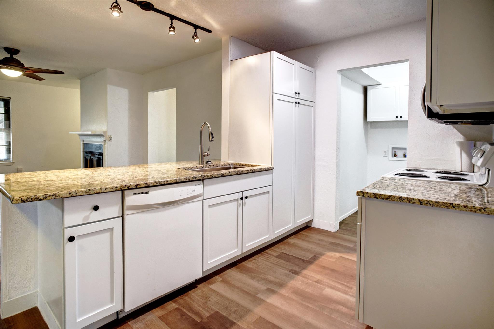 1037 Wilkes Cir, Smithville, TX 78957