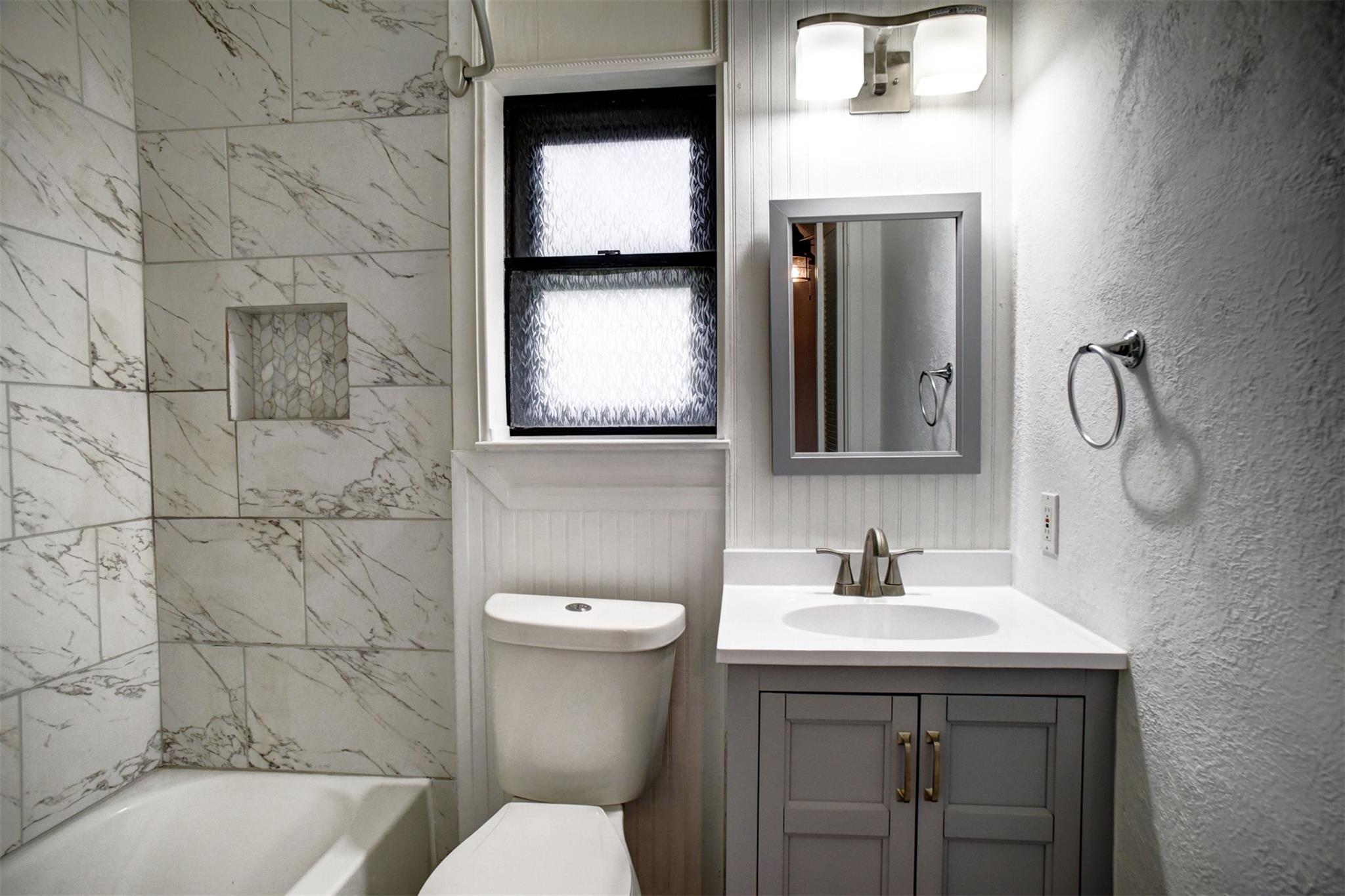 1037 Wilkes Cir, Smithville, TX 78957