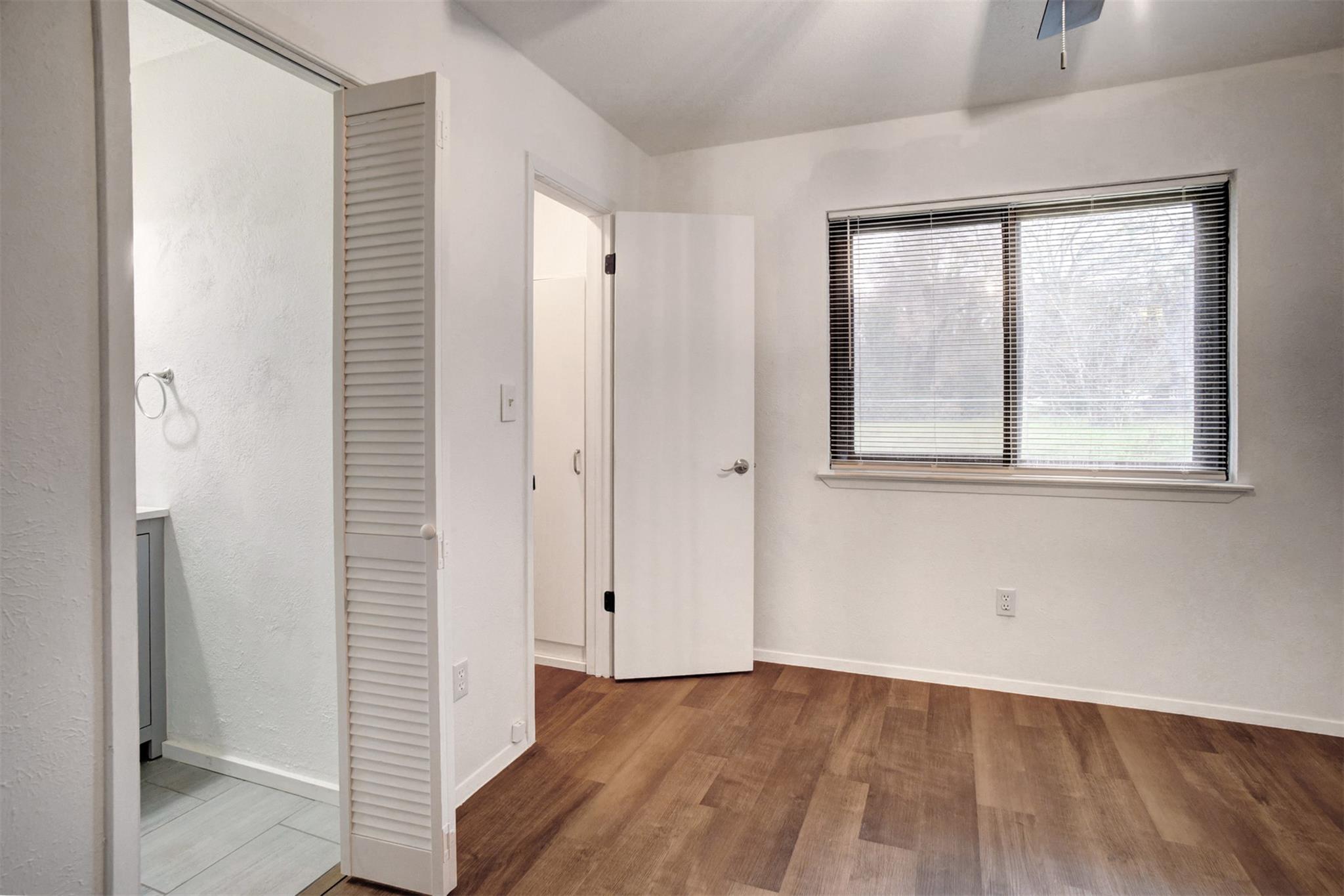 1037 Wilkes Cir, Smithville, TX 78957