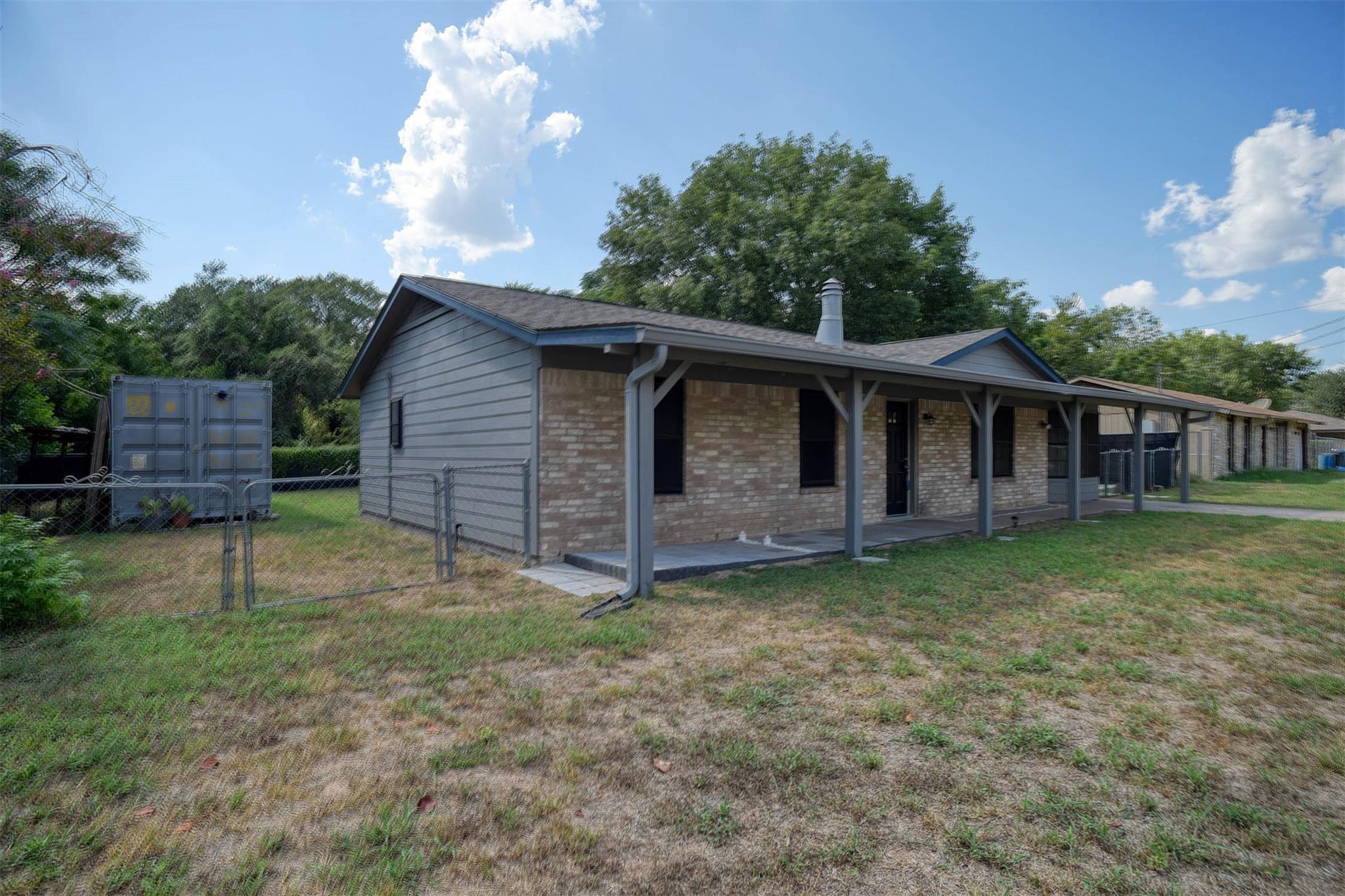 1037 Wilkes Cir, Smithville, TX 78957