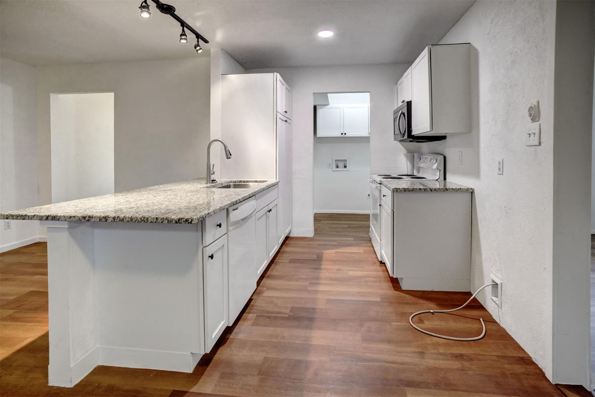 1037 Wilkes Cir, Smithville, TX 78957