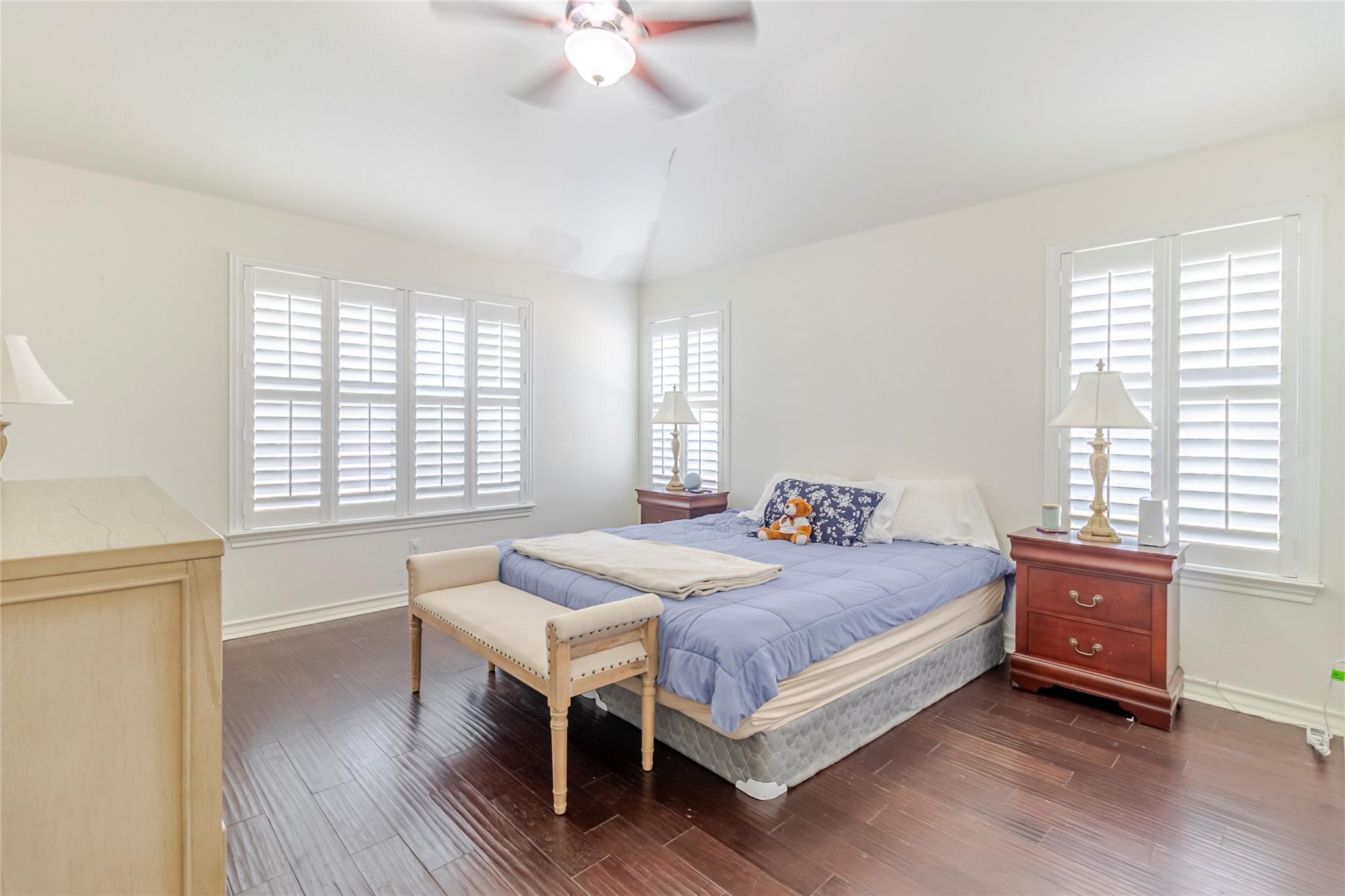 122 Travis Ln N, Paige, TX 78659