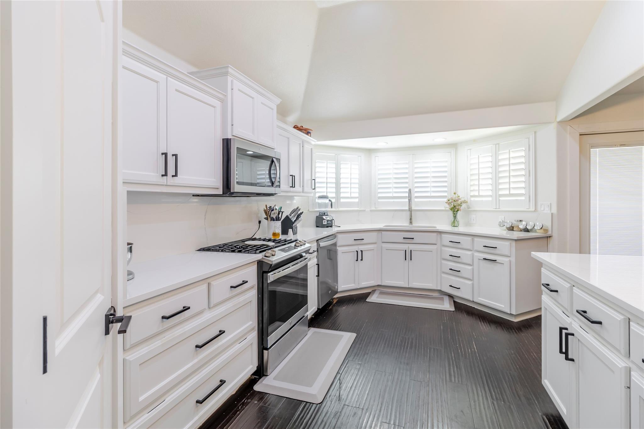 122 Travis Ln N, Paige, TX 78659