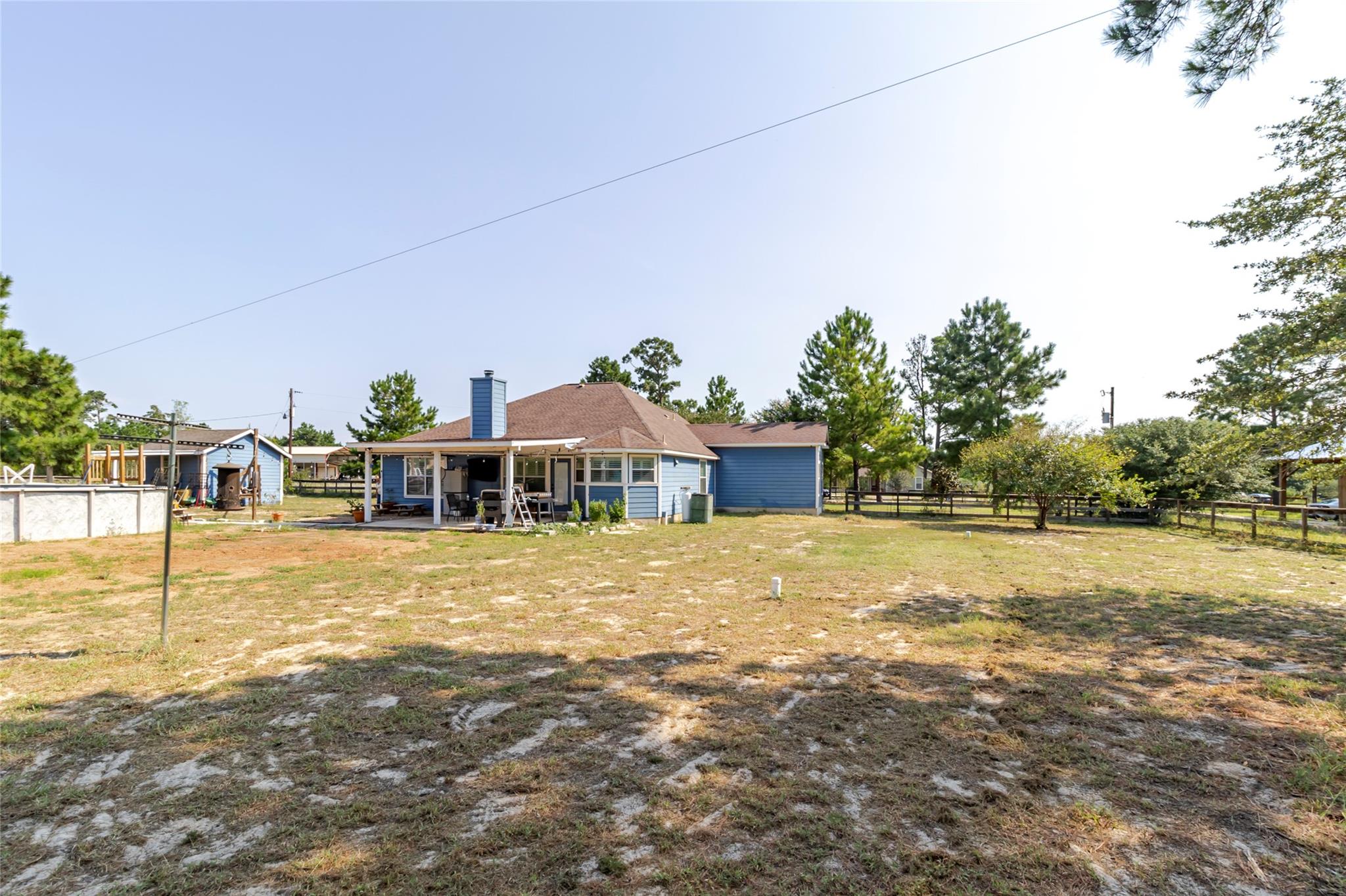 122 Travis Ln N, Paige, TX 78659