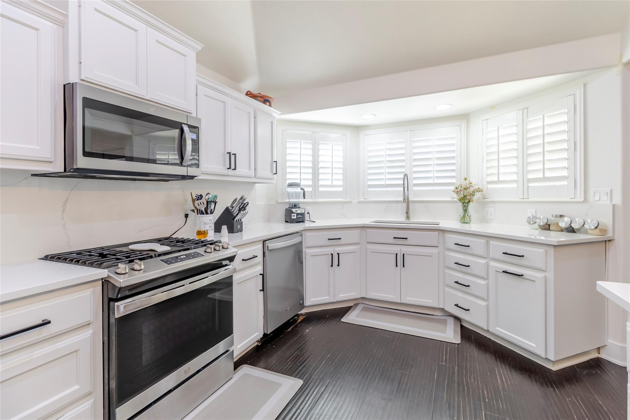 122 Travis Ln N, Paige, TX 78659