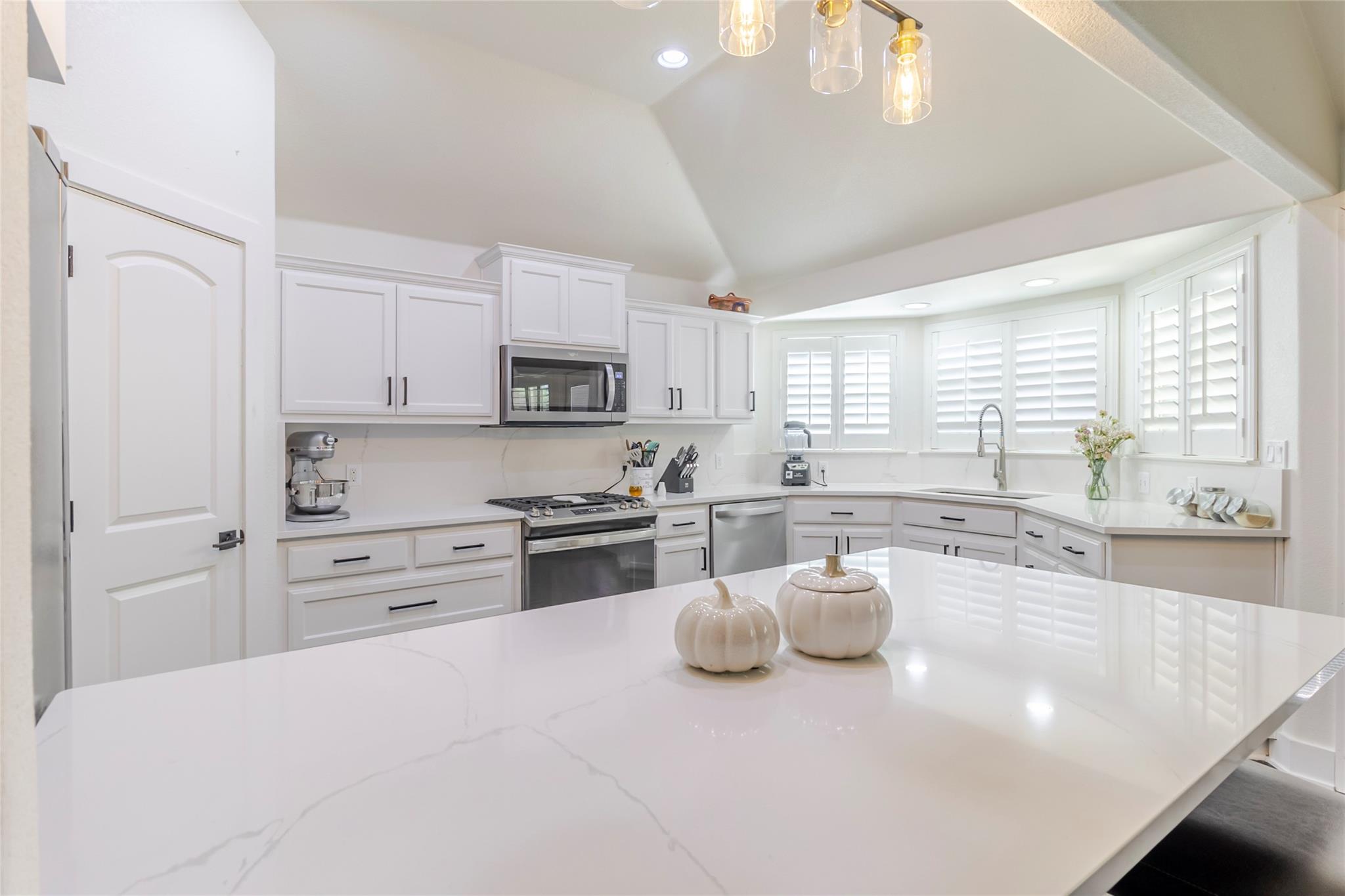 122 Travis Ln N, Paige, TX 78659