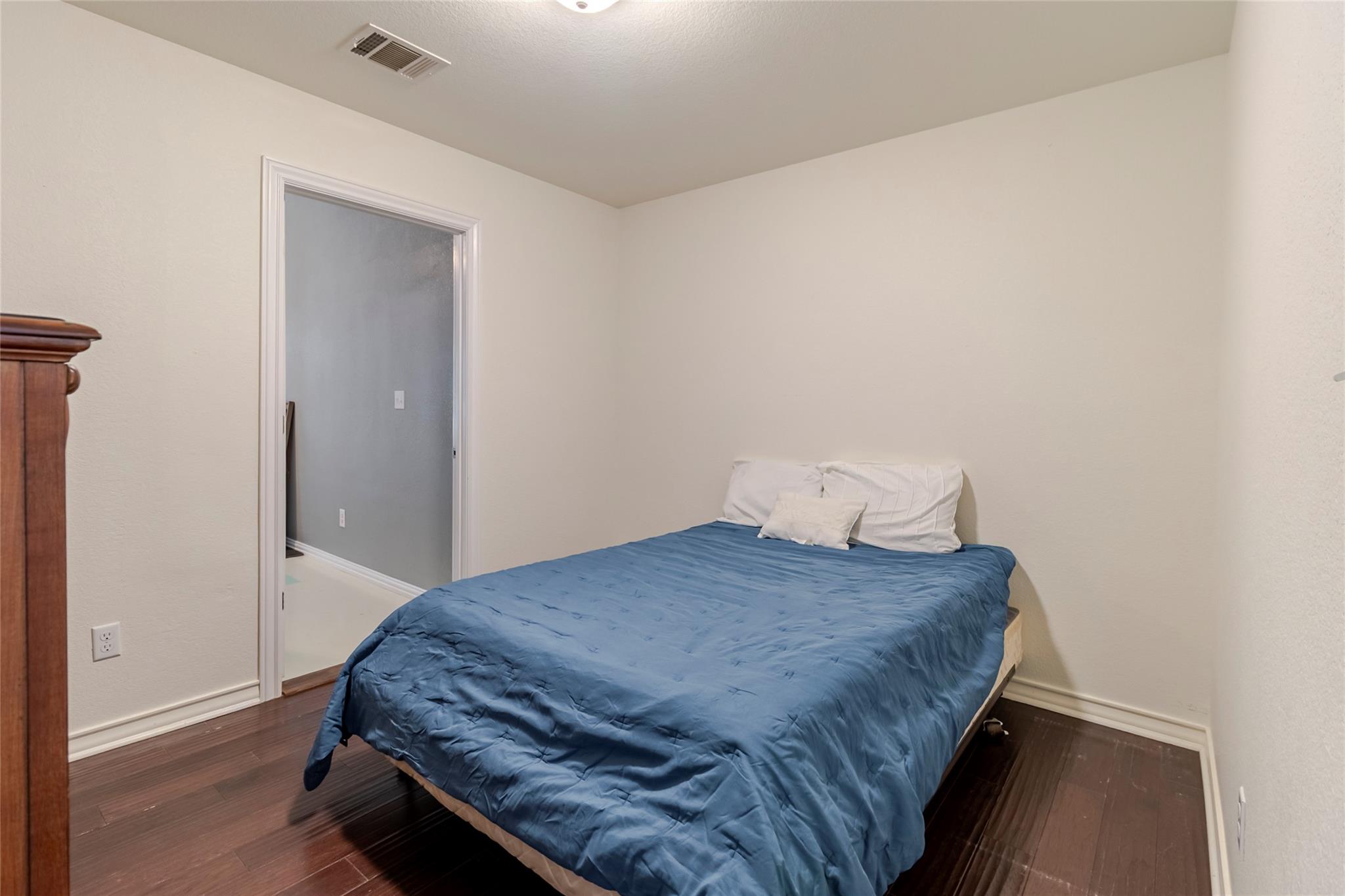 122 Travis Ln N, Paige, TX 78659