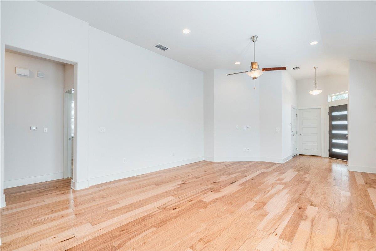 915 Totis Rd, Austin, TX 78748