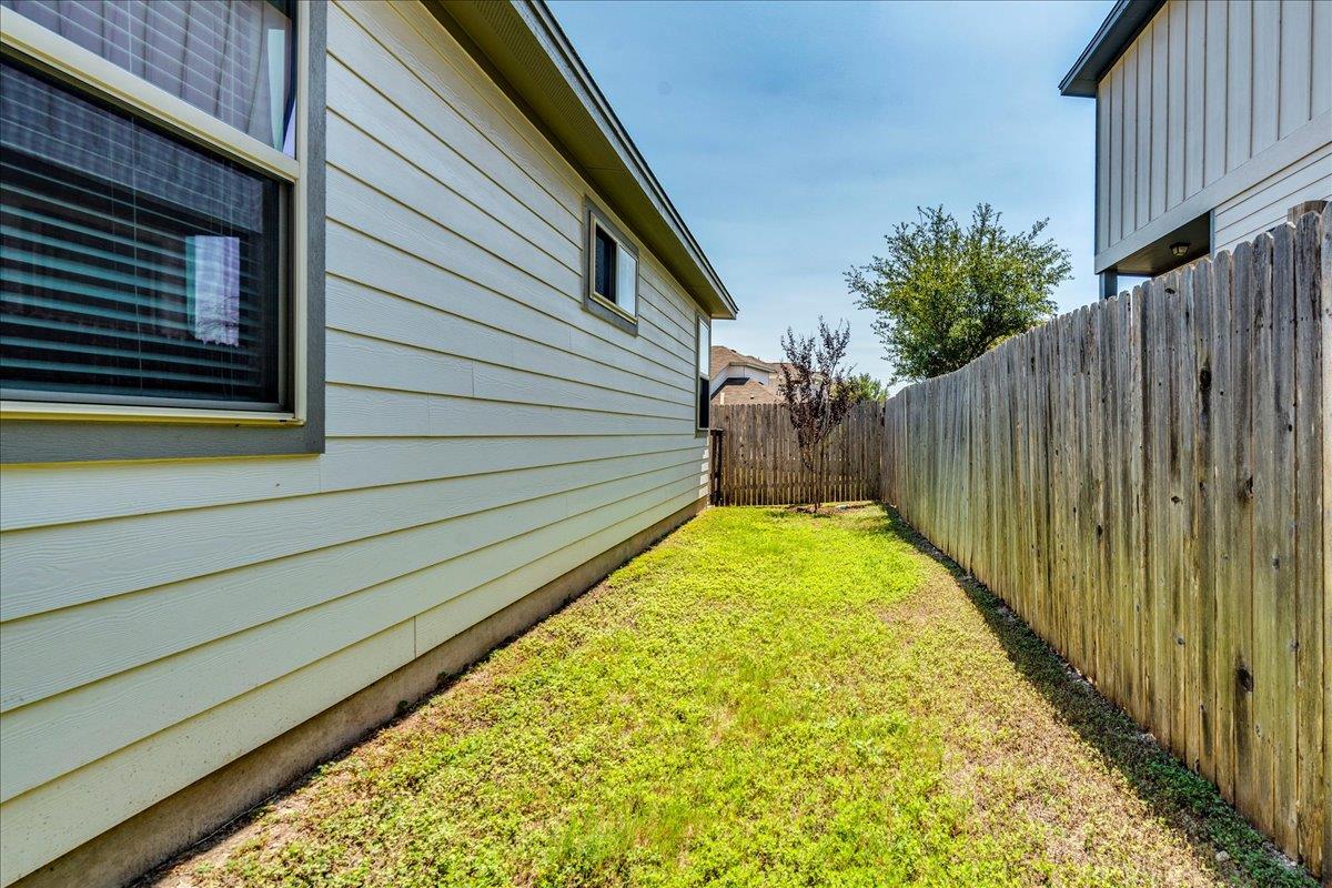 915 Totis Rd, Austin, TX 78748