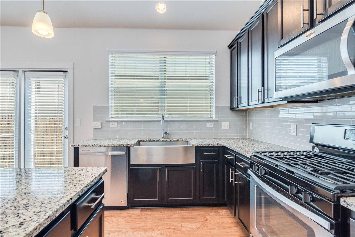 915 Totis Rd, Austin, TX 78748