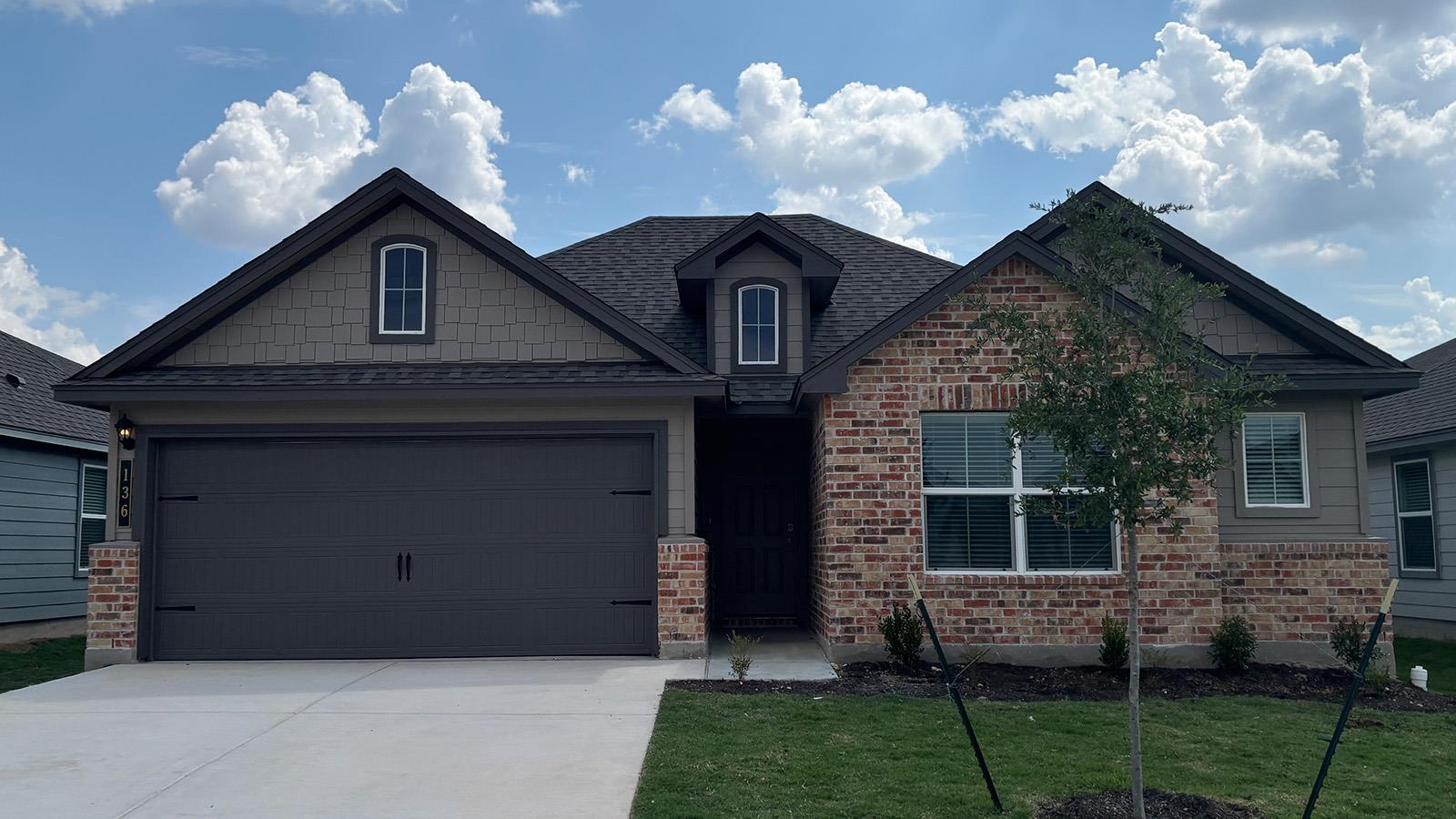 136 Little Green Trl, Jarrell, TX 76537