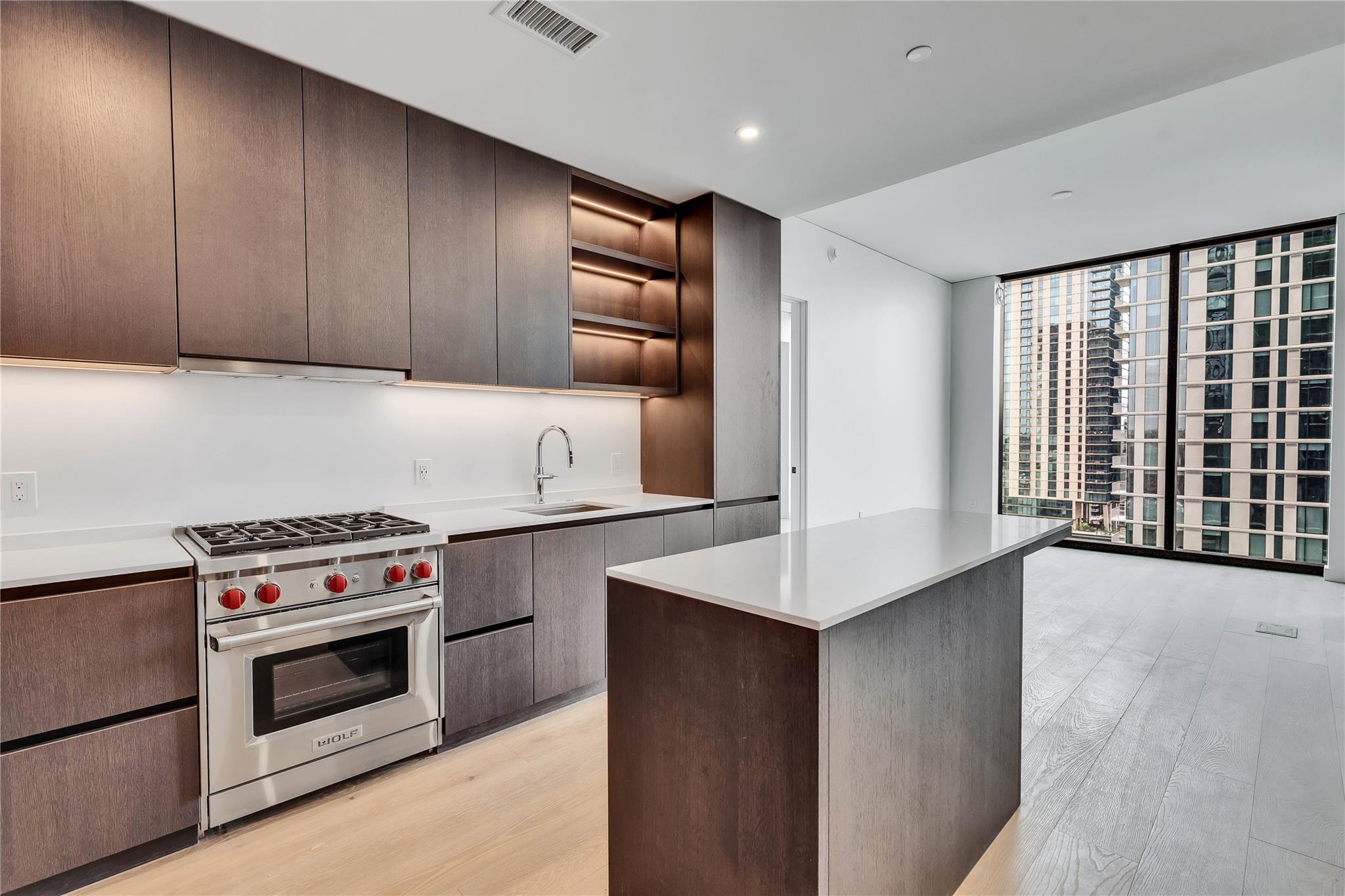 610 Davis St # 2003, Austin, TX 78701