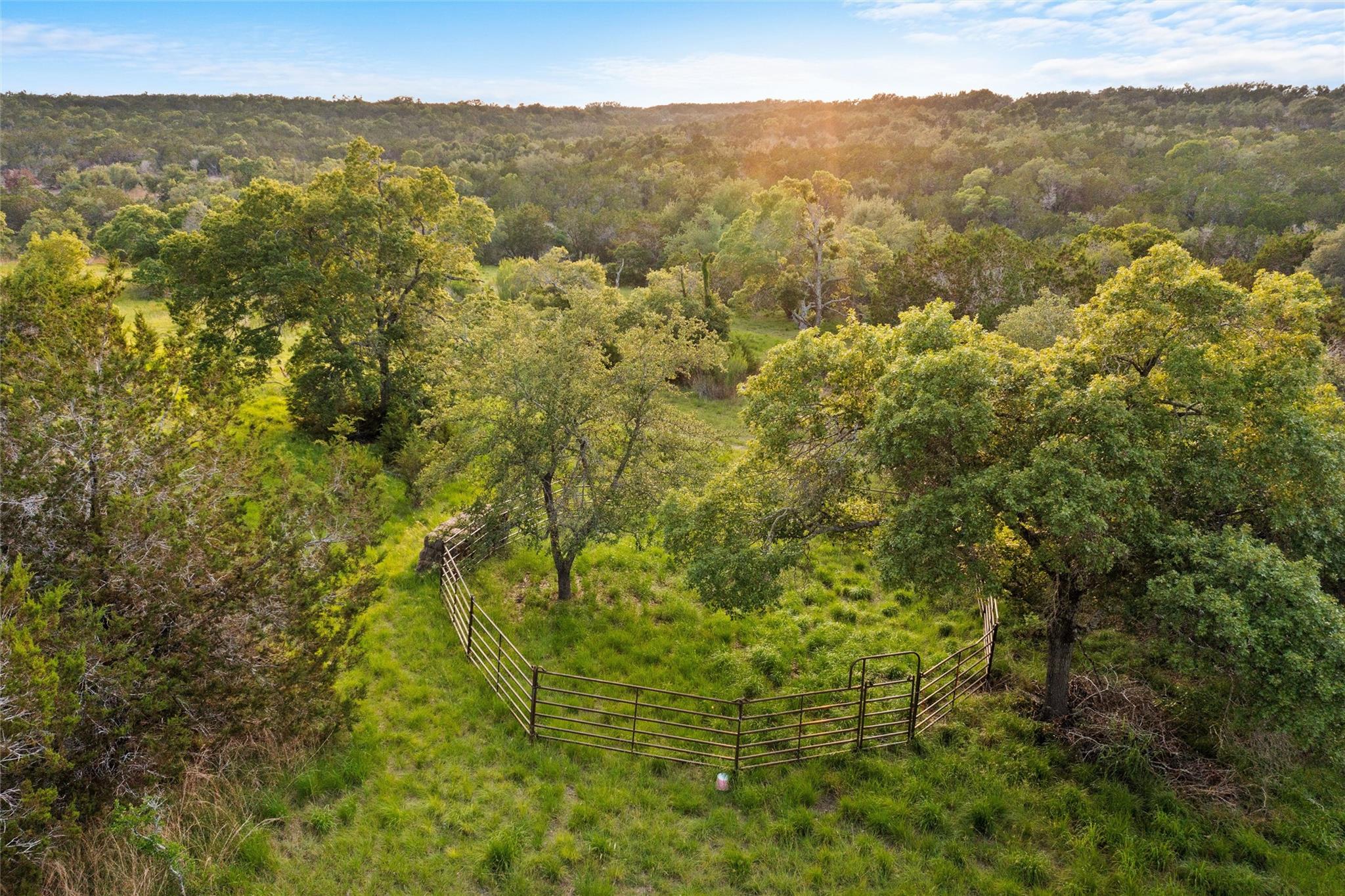 900 Lost Valley Rd, Dripping Springs, TX 78620