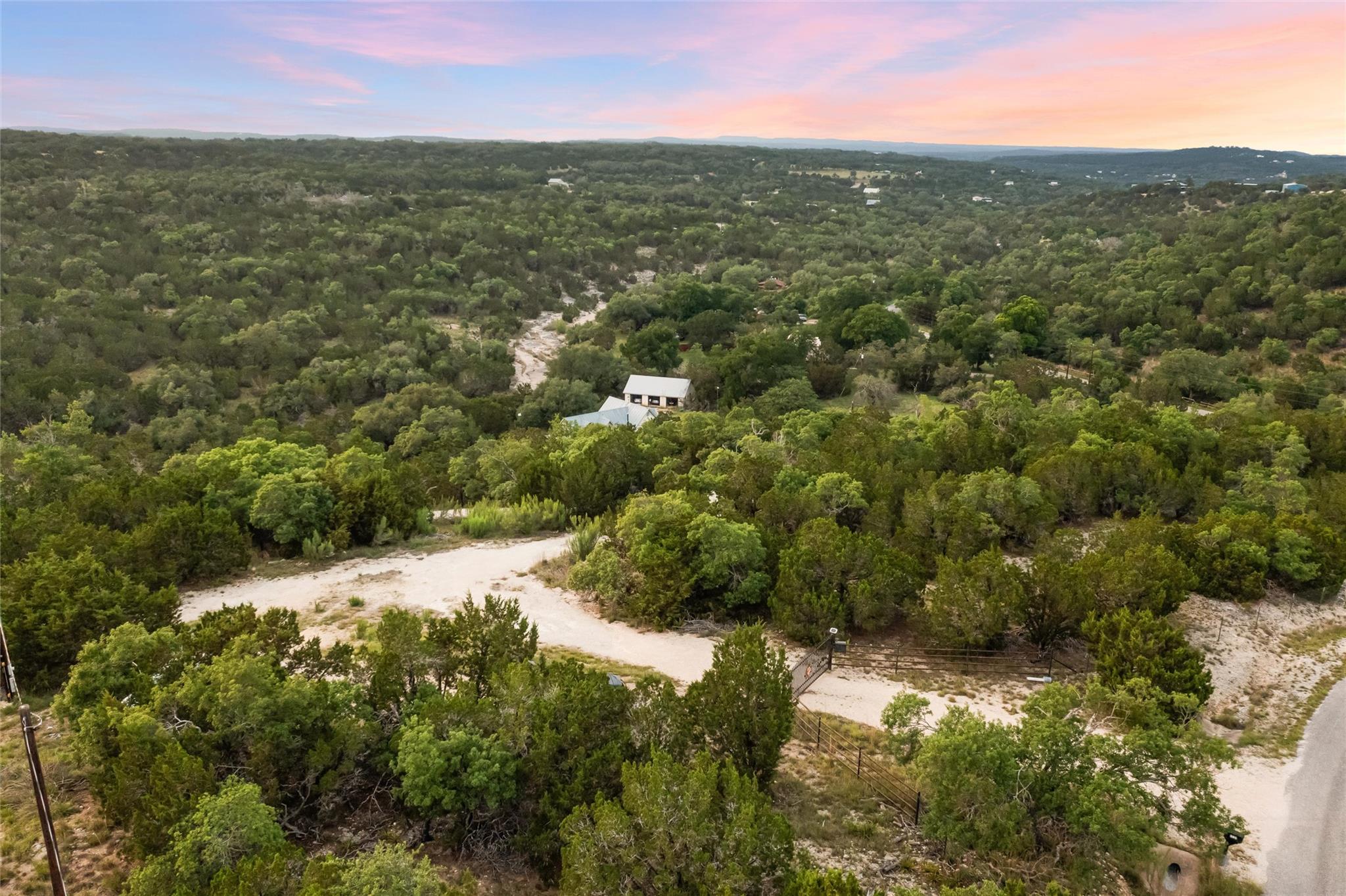 900 Lost Valley Rd, Dripping Springs, TX 78620