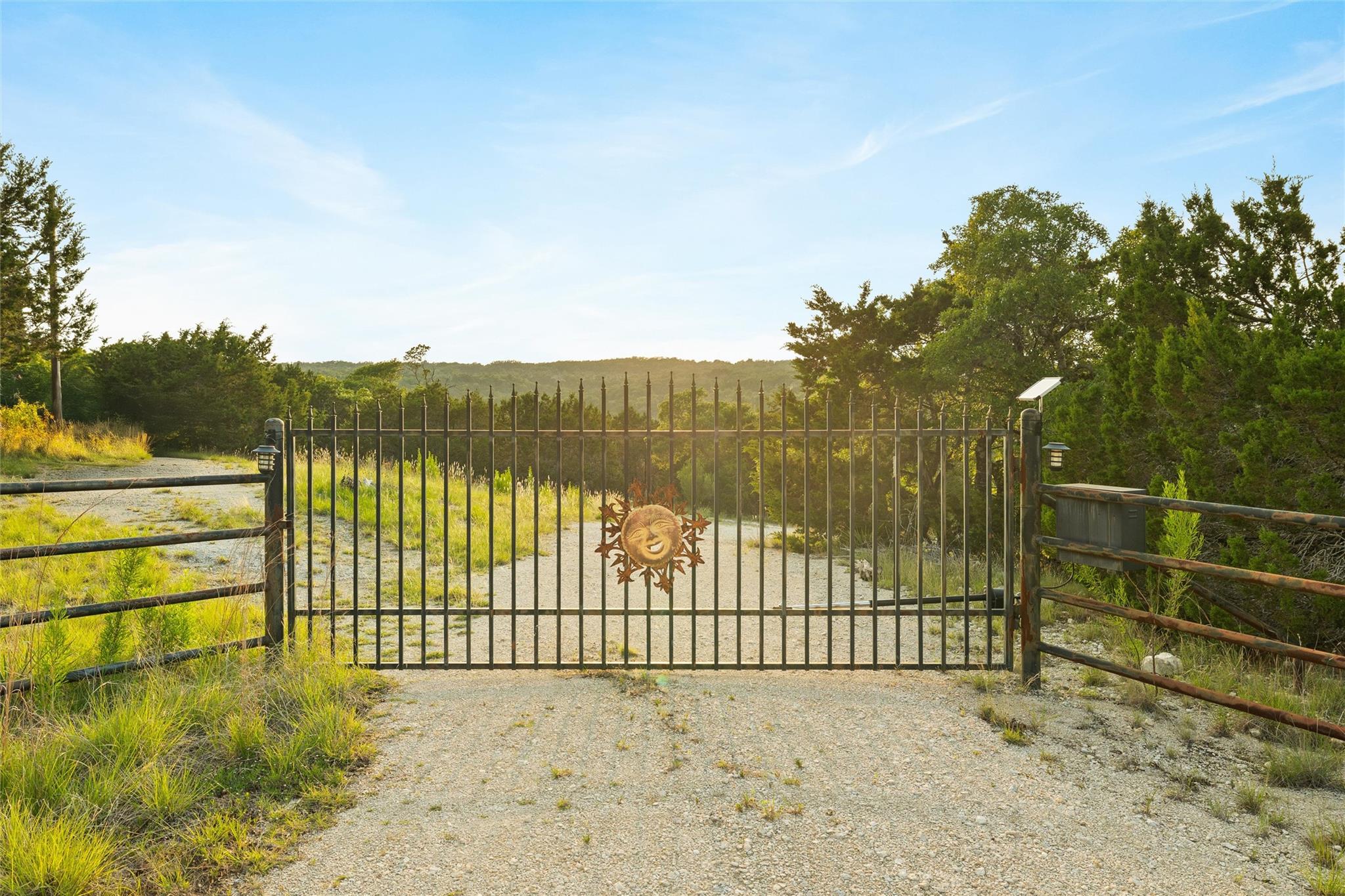 900 Lost Valley Rd, Dripping Springs, TX 78620