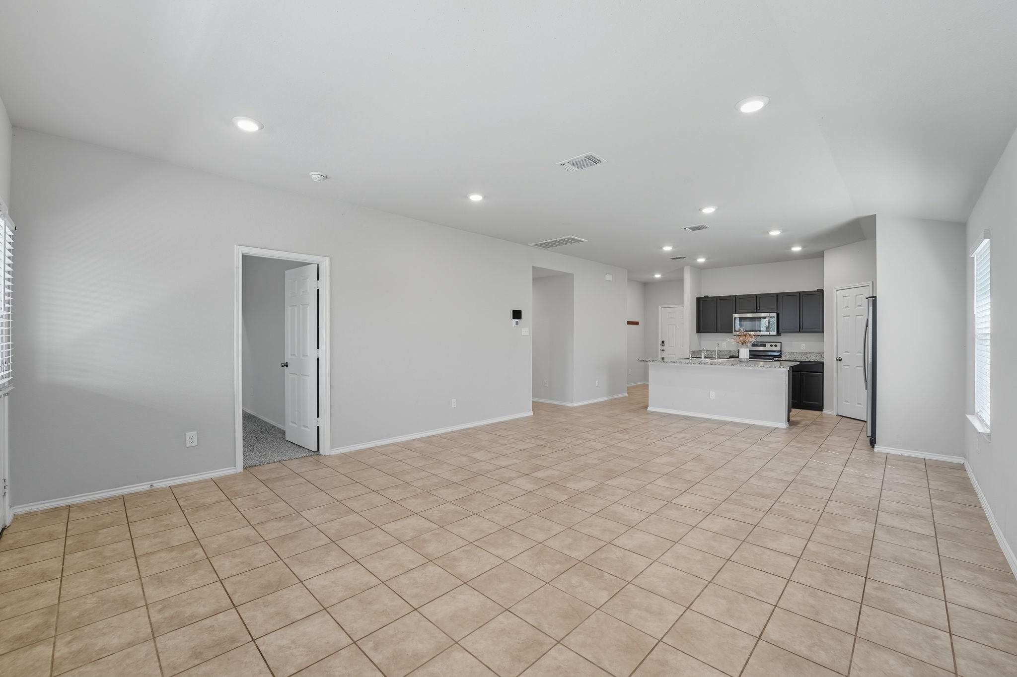 6002 Sally Ride Ln, Killeen, TX 76543