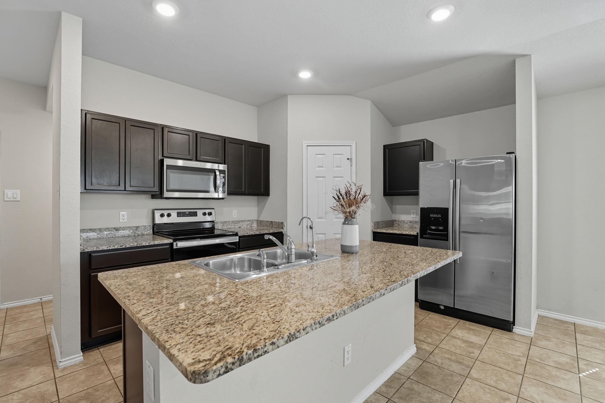 6002 Sally Ride Ln, Killeen, TX 76543