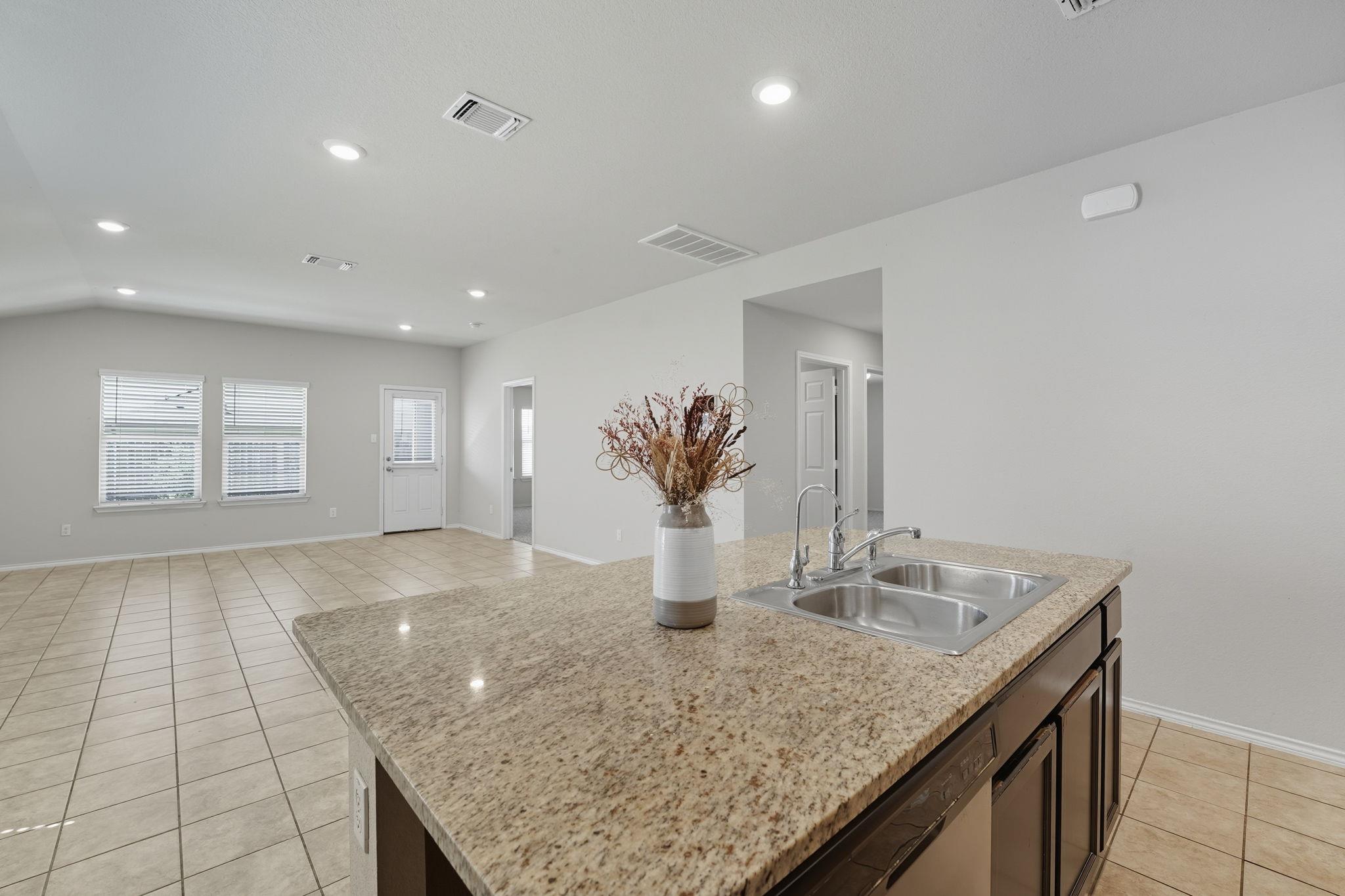 6002 Sally Ride Ln, Killeen, TX 76543