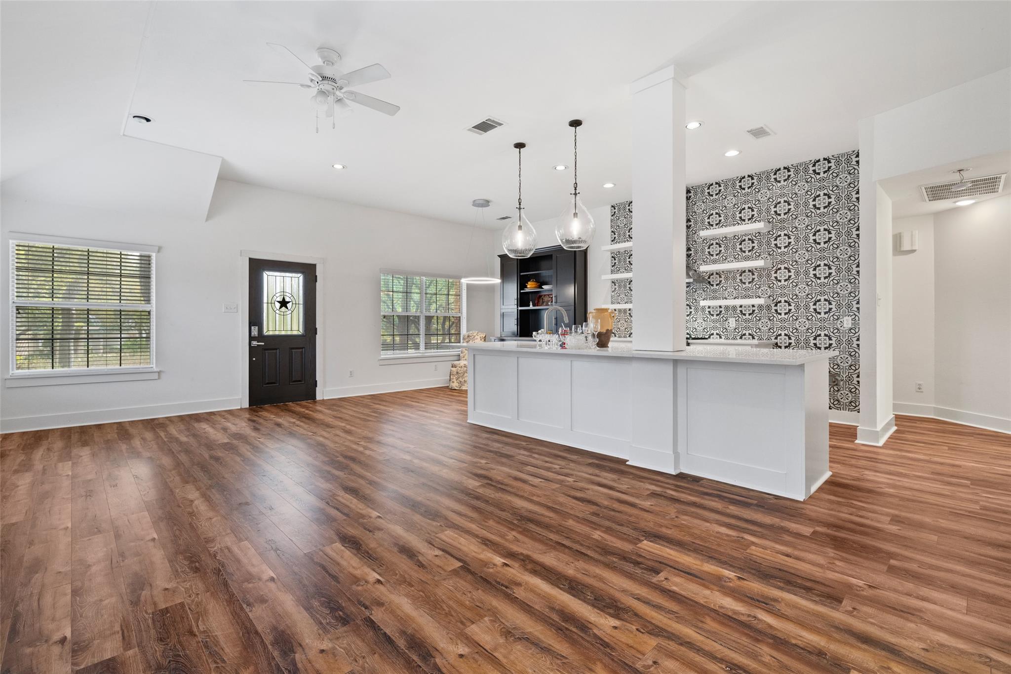 113 Serenada Dr, Georgetown, TX 78628