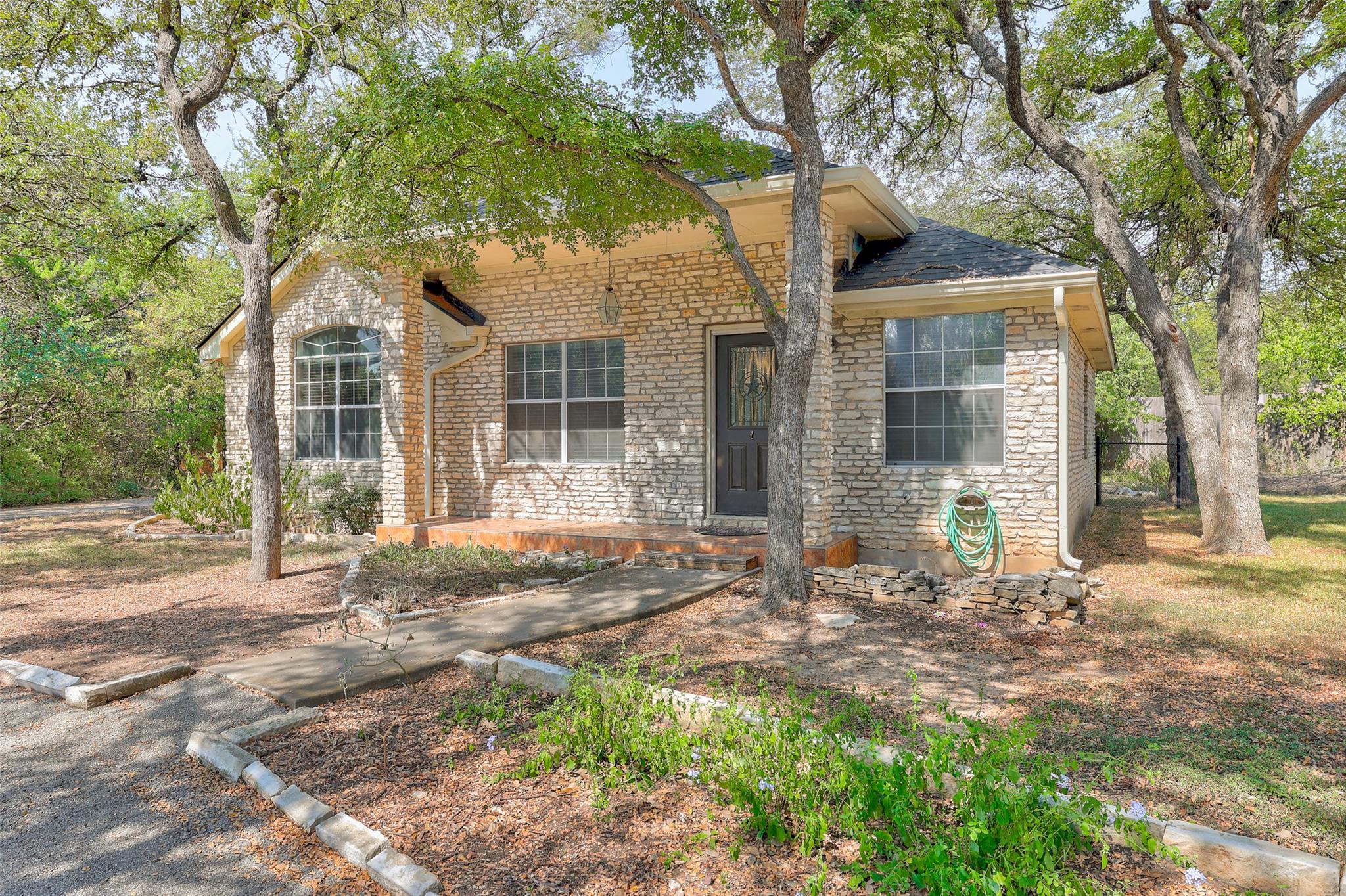 113 Serenada Dr, Georgetown, TX 78628