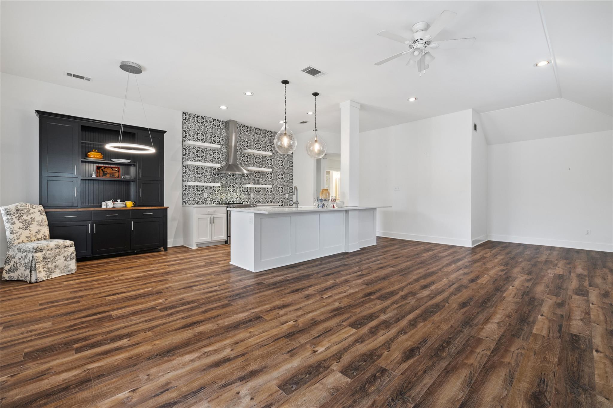 113 Serenada Dr, Georgetown, TX 78628