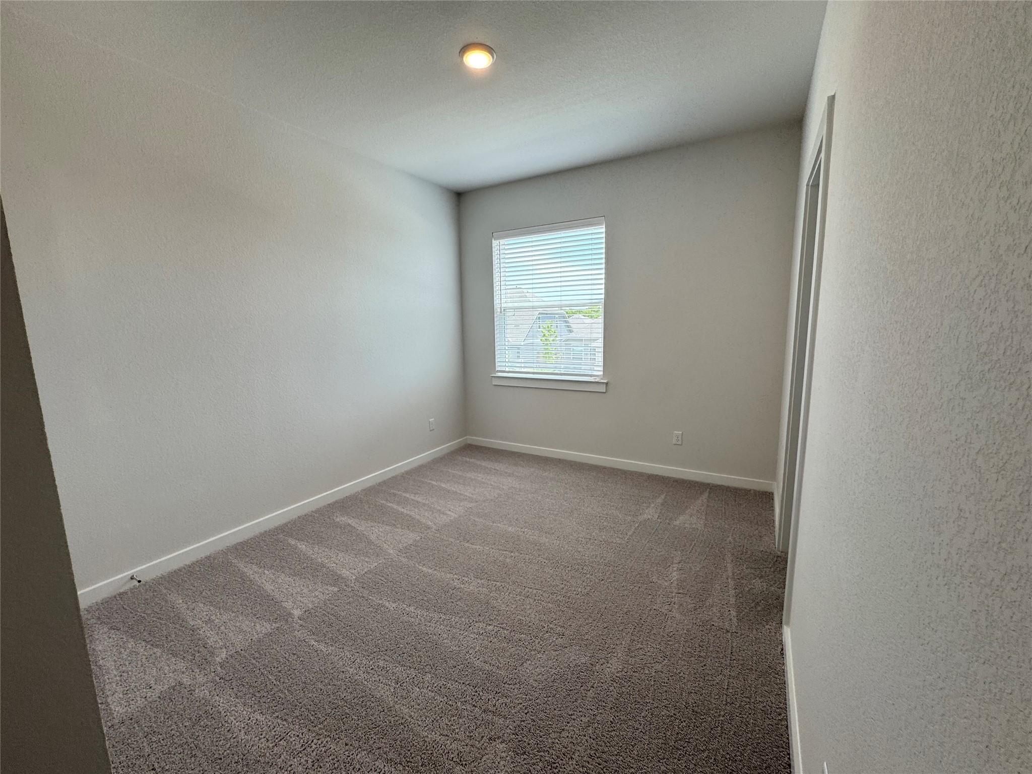 109 Corn Ln, Hutto, TX 78634