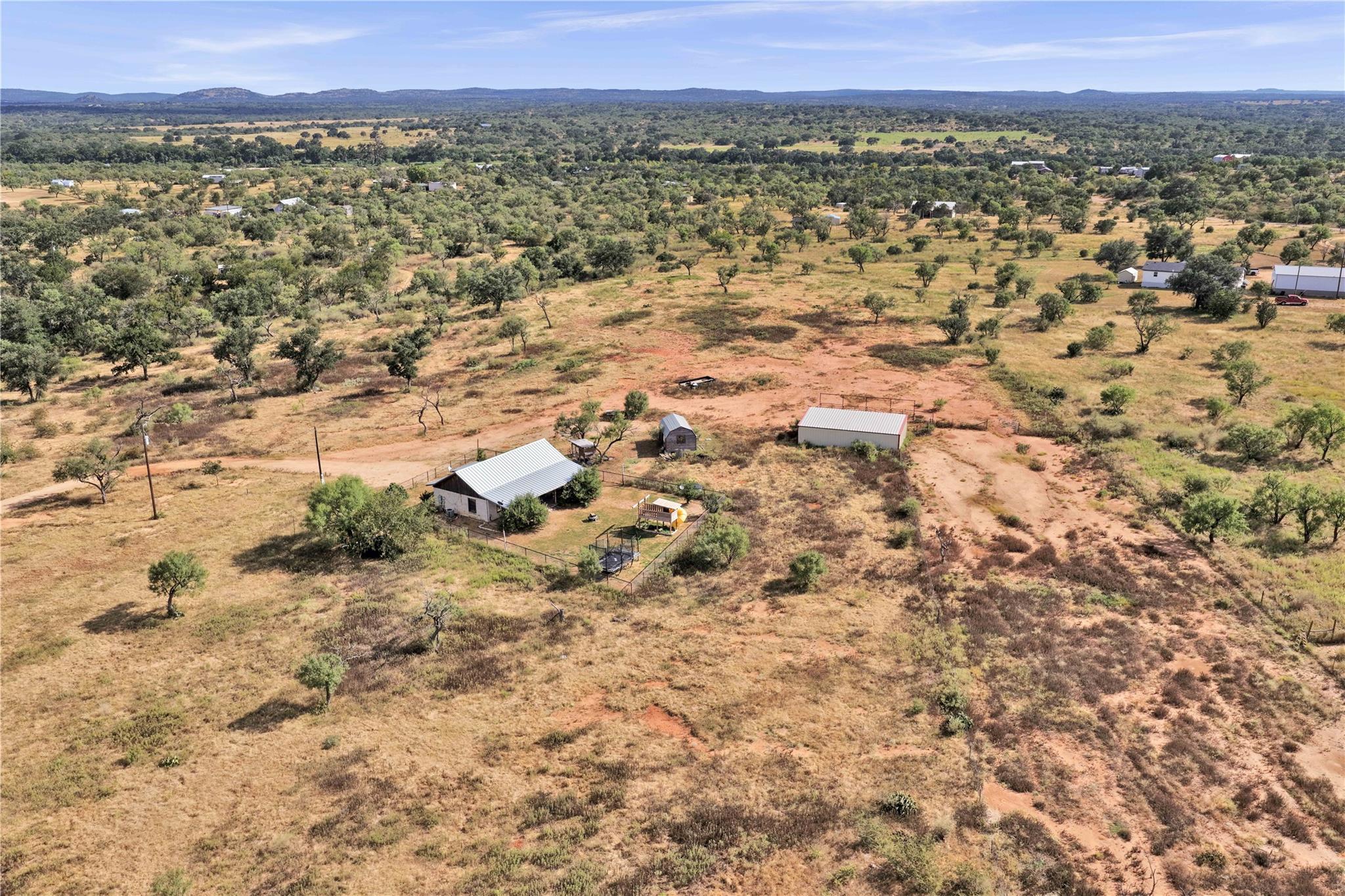 127 Offer Ln, Llano, TX 78643