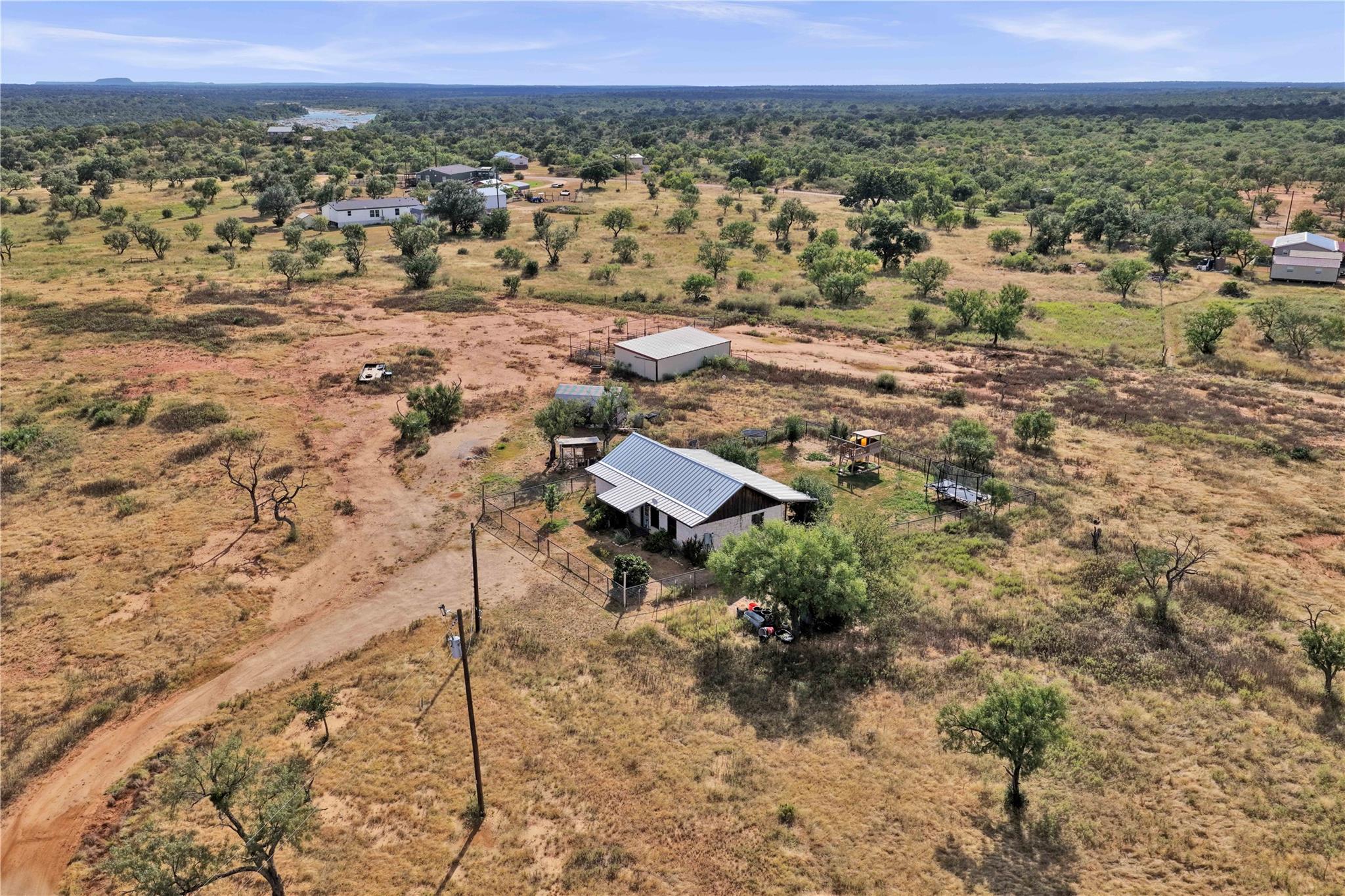 127 Offer Ln, Llano, TX 78643