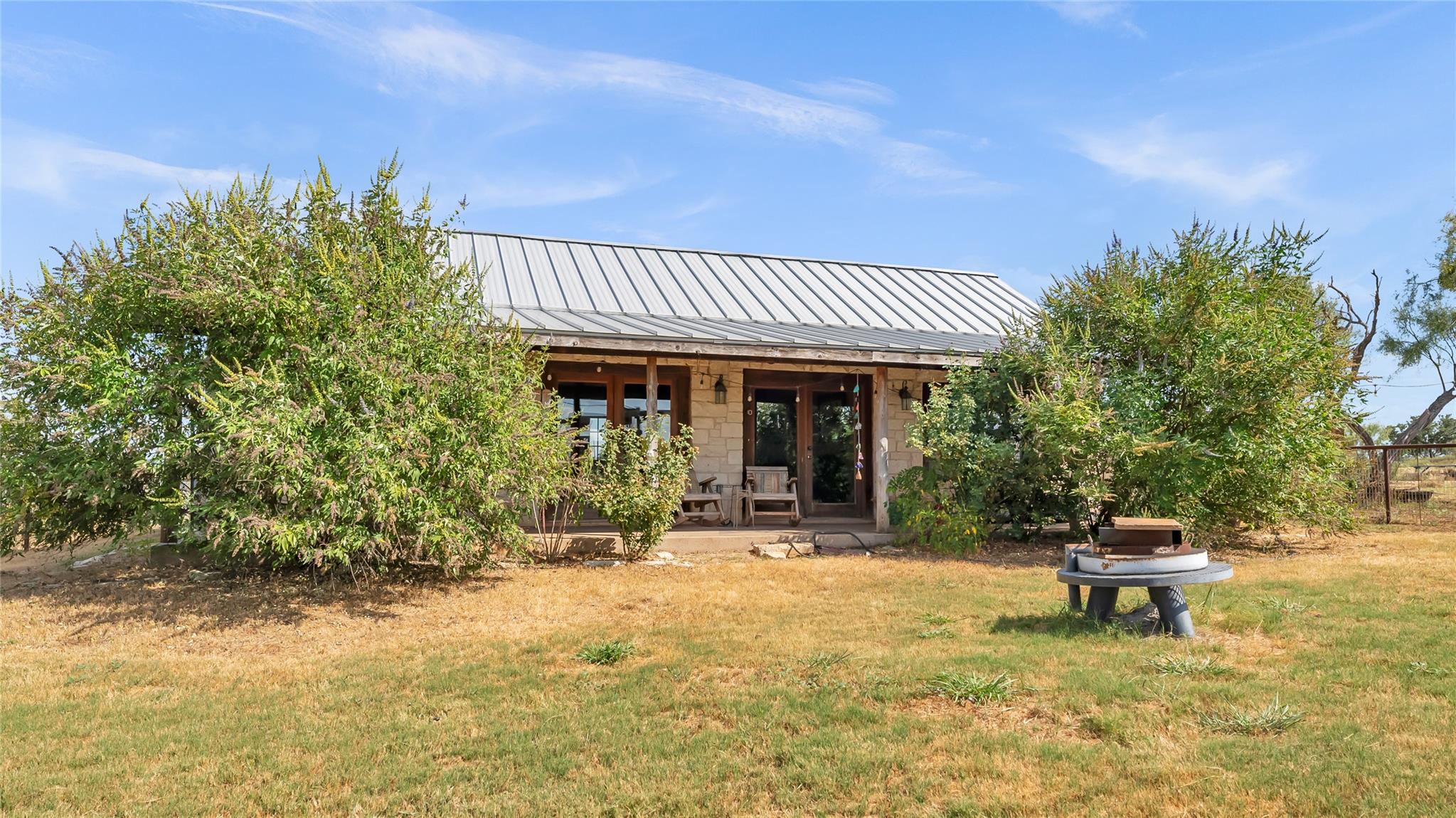 127 Offer Ln, Llano, TX 78643