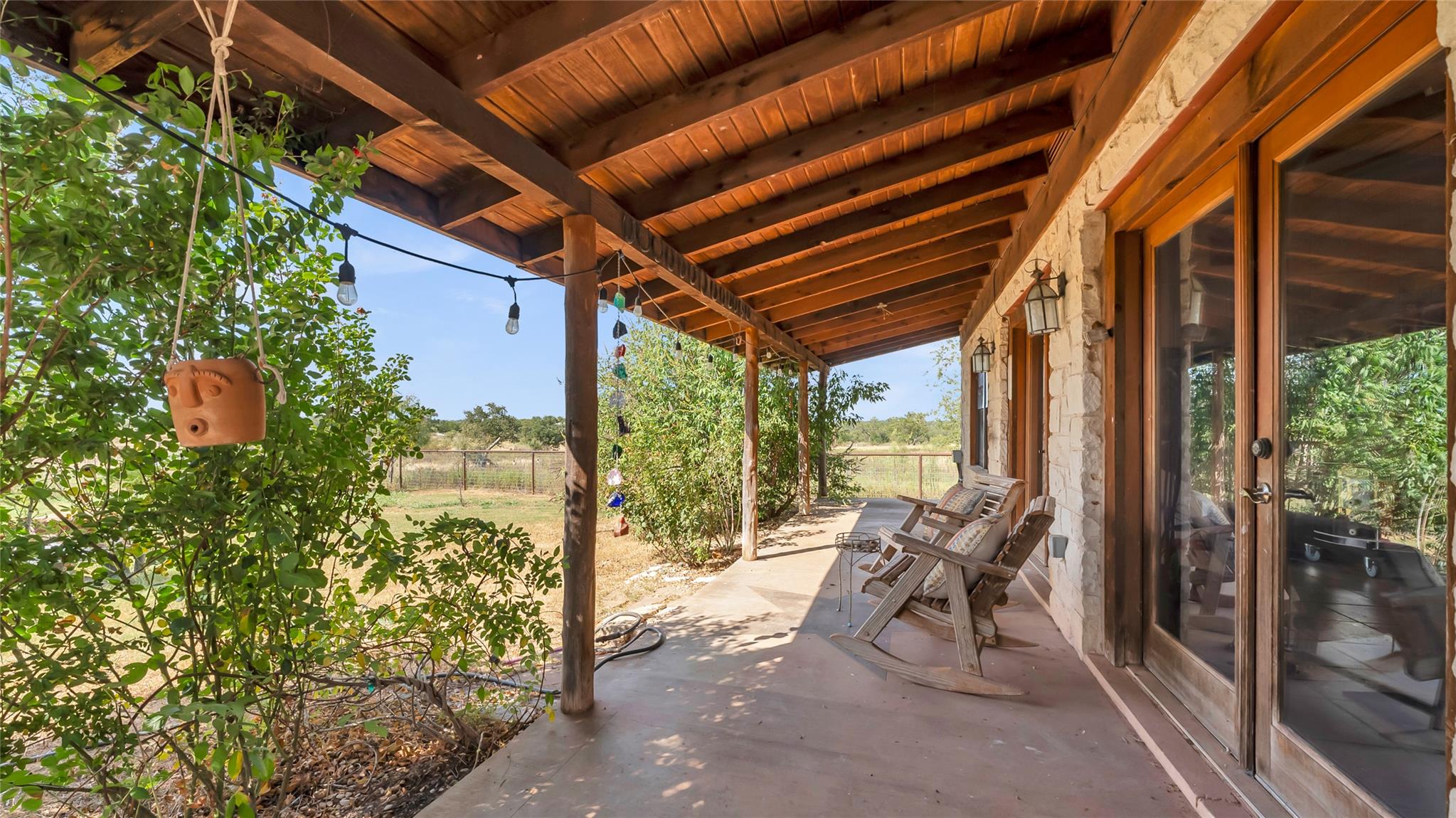 127 Offer Ln, Llano, TX 78643
