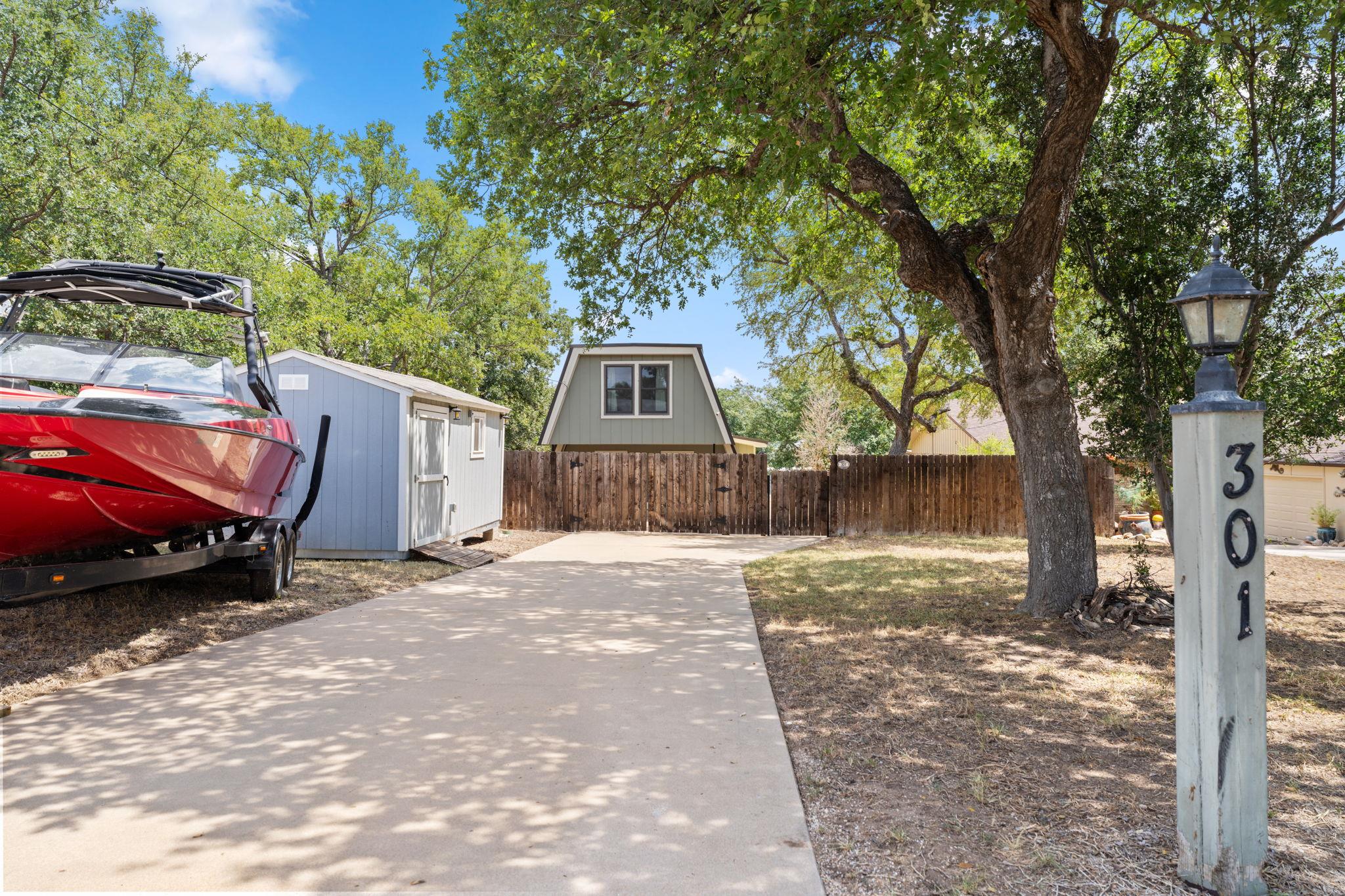 301 Twilight Ln, Granite Shoals, TX 78654