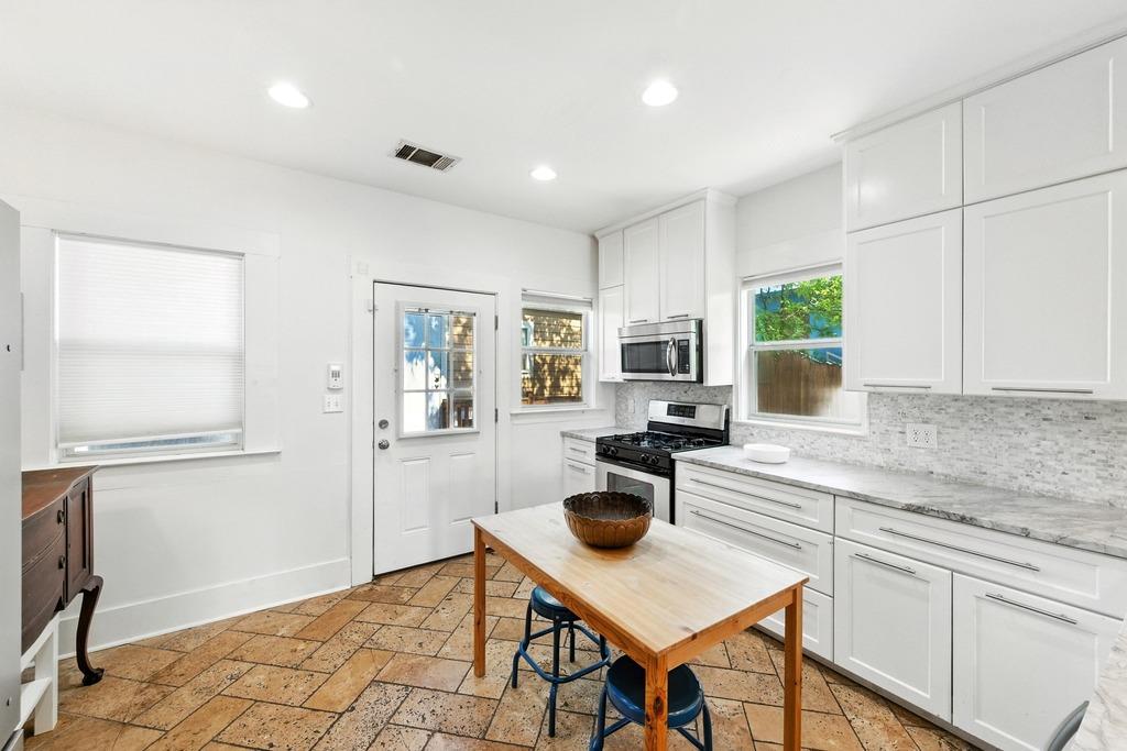 900 W Lynn St, Austin, TX 78703