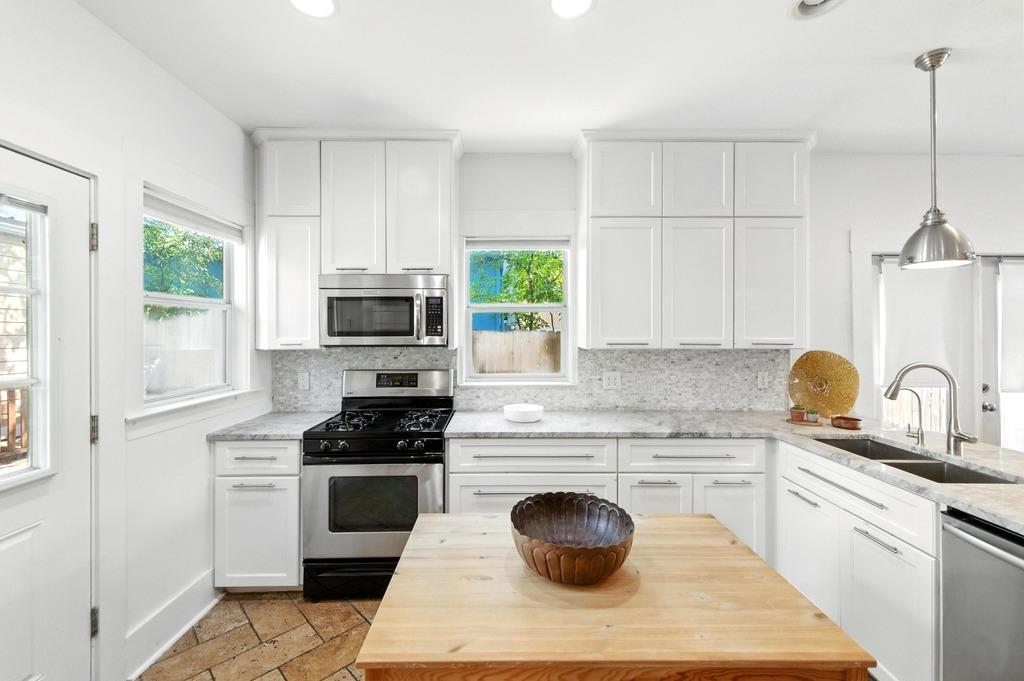 900 W Lynn St, Austin, TX 78703