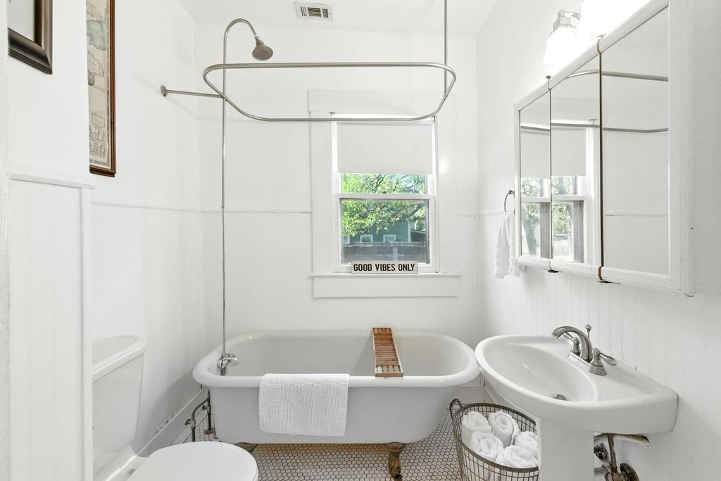 900 W Lynn St, Austin, TX 78703