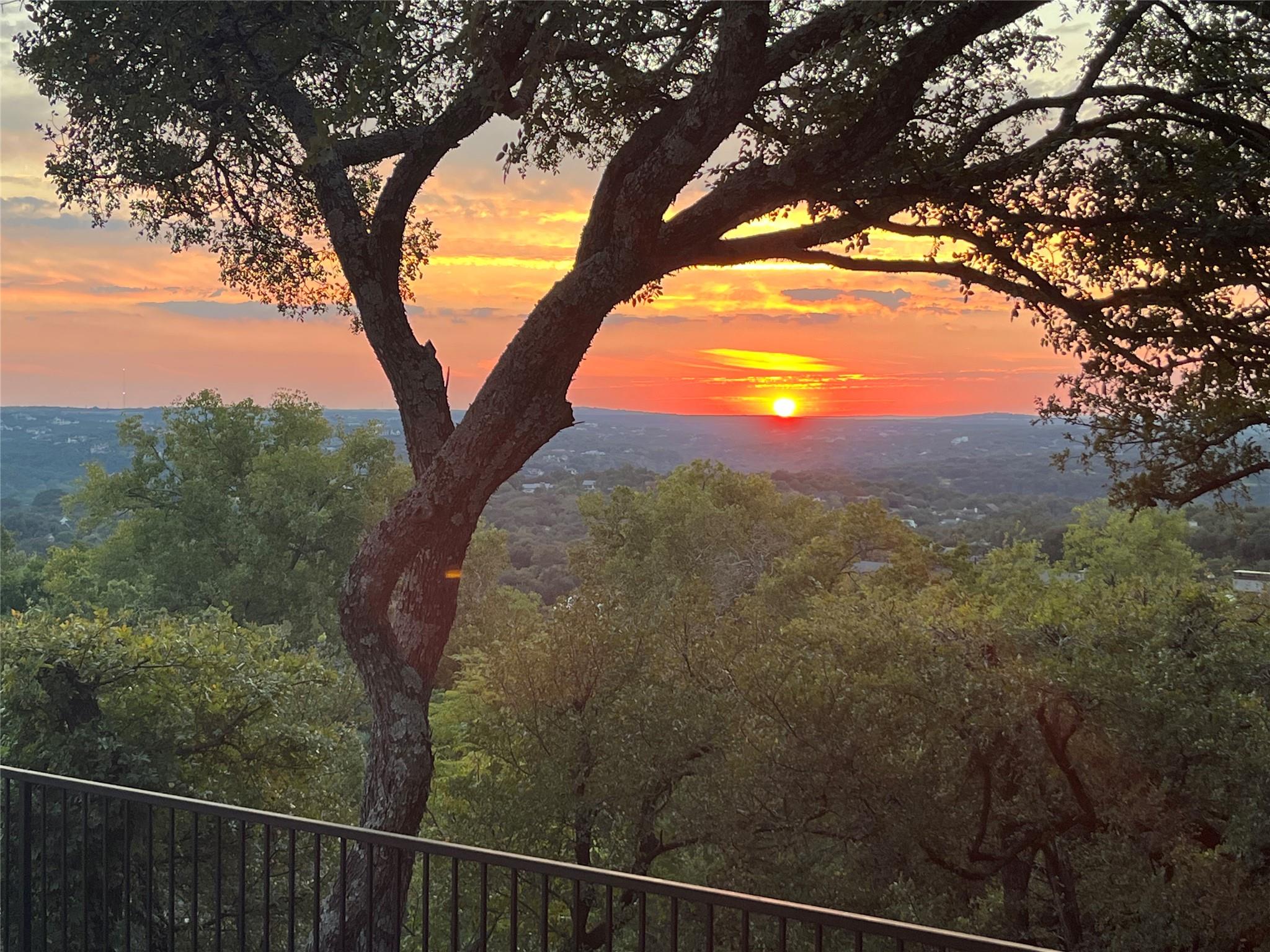 1306 Quaker Ridge Dr, Austin, TX 78746