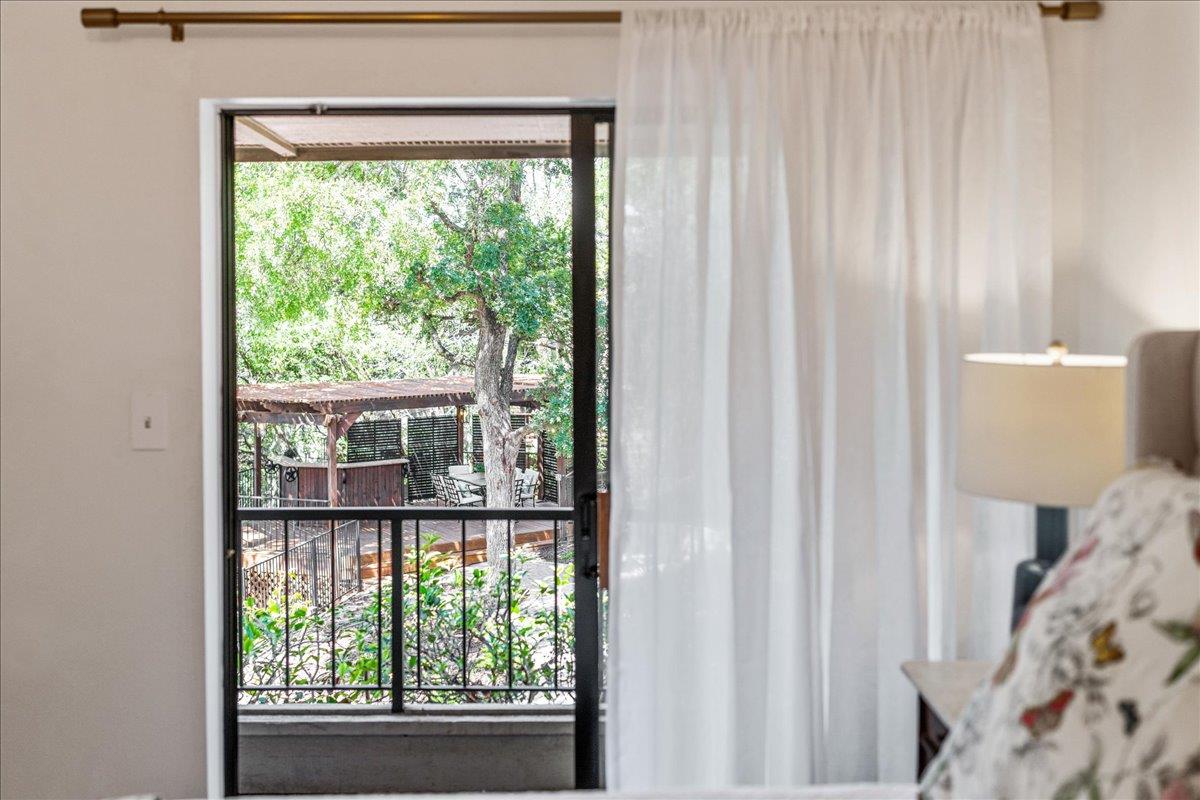 1306 Quaker Ridge Dr, Austin, TX 78746