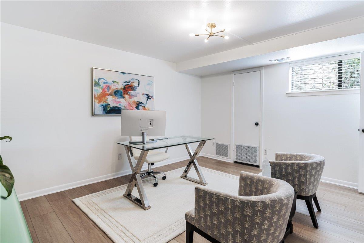 1306 Quaker Ridge Dr, Austin, TX 78746