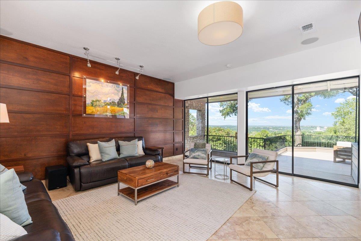 1306 Quaker Ridge Dr, Austin, TX 78746